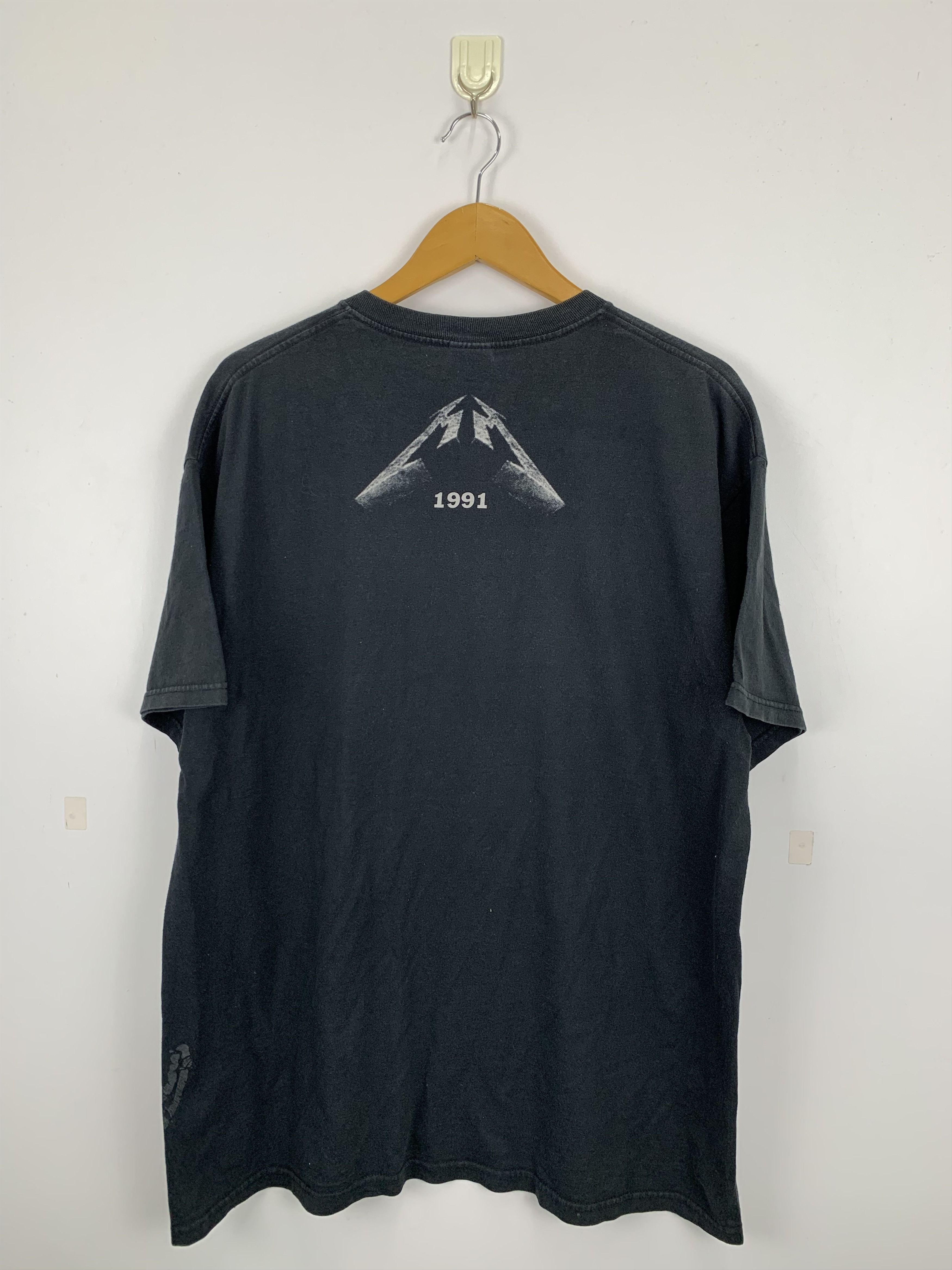Metallica Vintage Metallica Black Album Cover Promo T Shirt TA0241 Size US XL / EU 56 / 4 - 1 Thumbnail