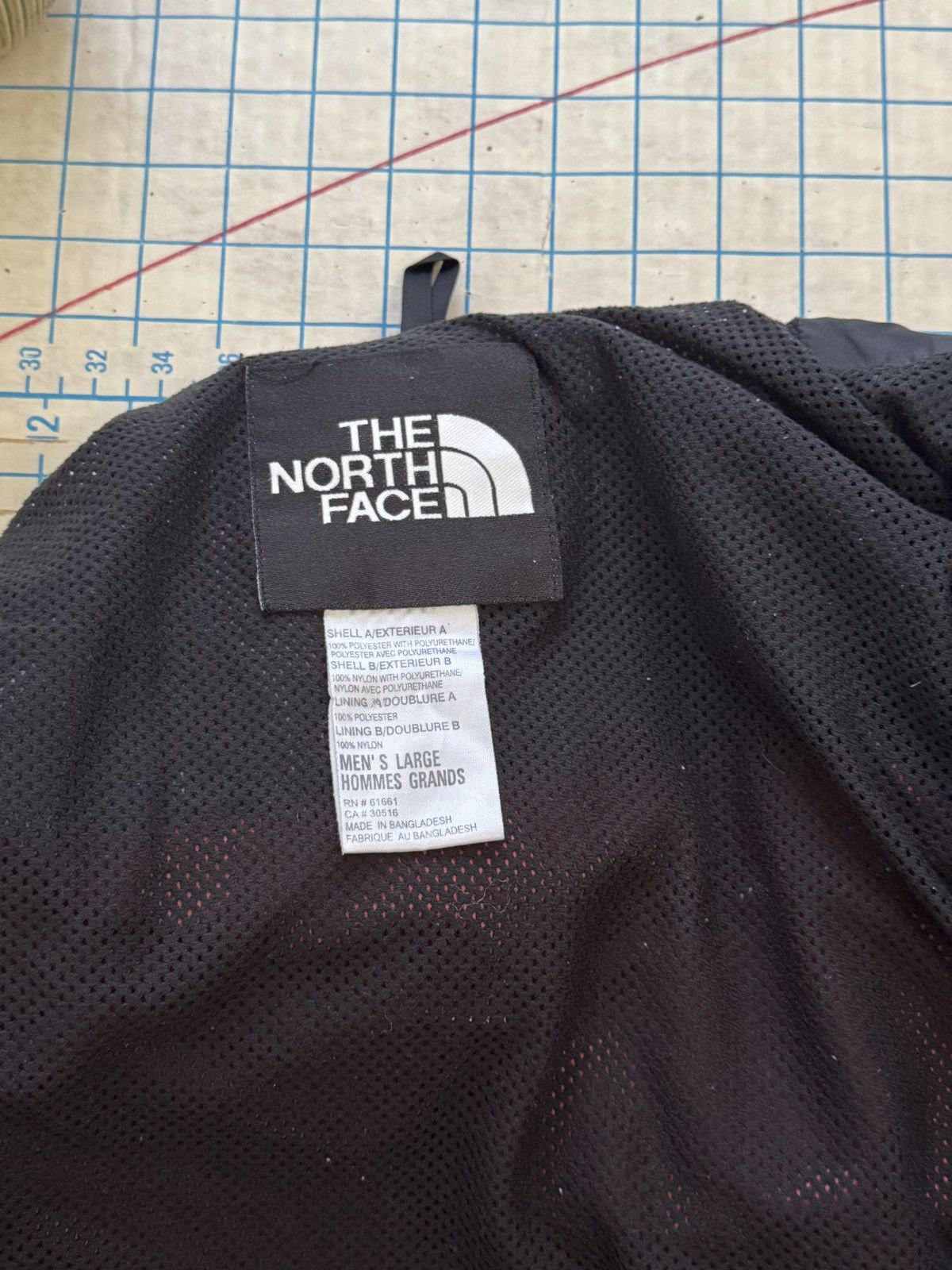 The North Face Vintage The North Face Hydroseal Jacket Black and Red Size L Size US L / EU 52-54 / 3 - 13 Thumbnail