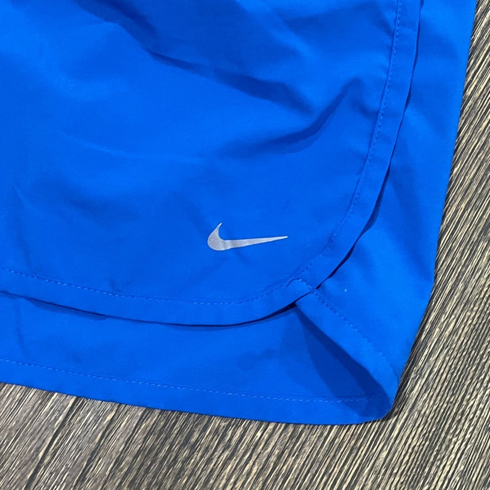 Nike Nike Womens Dri Fit Running Shorts Mid Rise Elastic Sz M Size 28" / US 6 / IT 42 - 2 Thumbnail