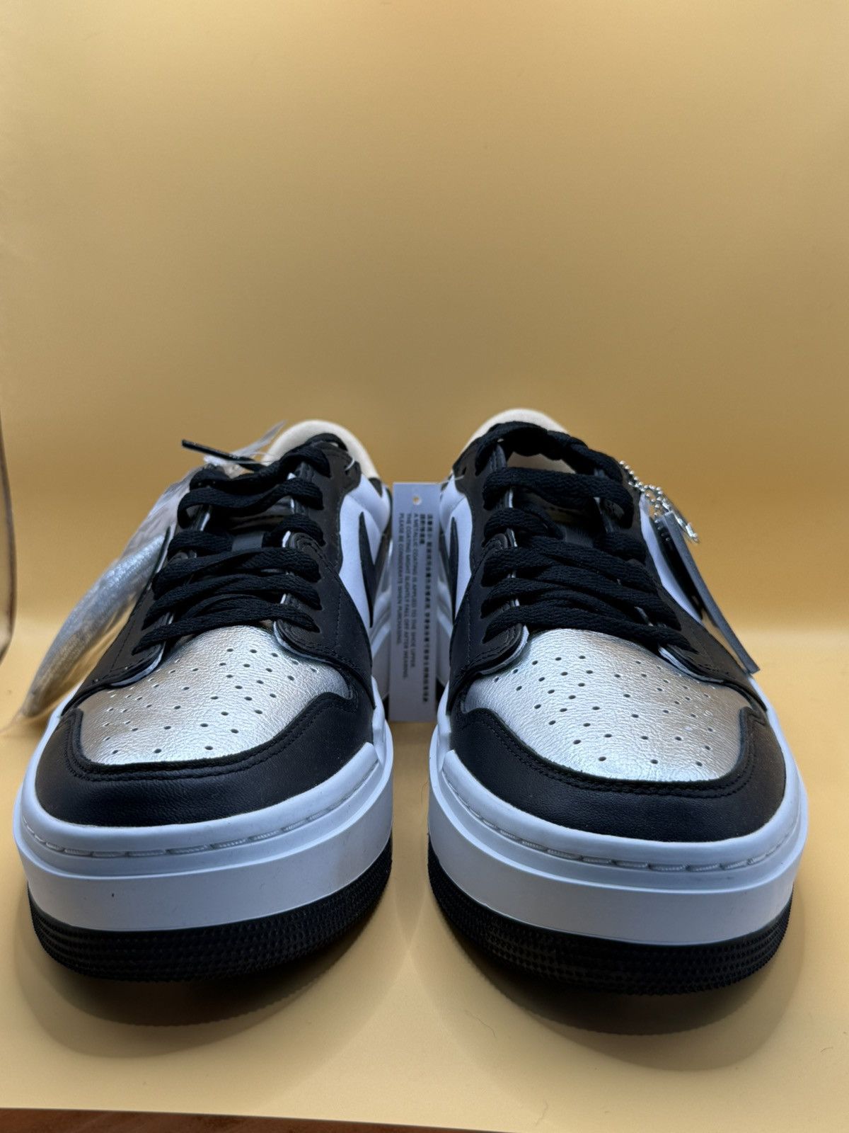 Jordan Brand Air Jordan Nike Elevate SE Low Silver Toe Size 11w 9.5m Size US 11 / IT 41 - 2 Thumbnail