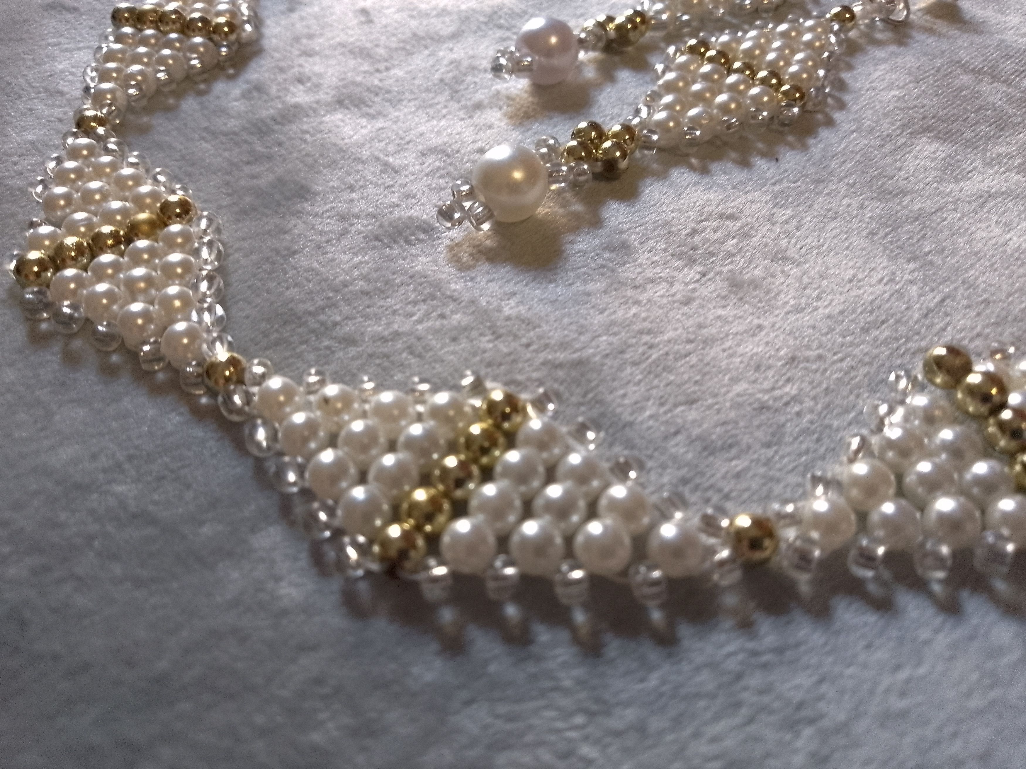 Handmade Necklace. Earrings Pearls White/Gold. Elegant Size ONE SIZE - 7 Thumbnail