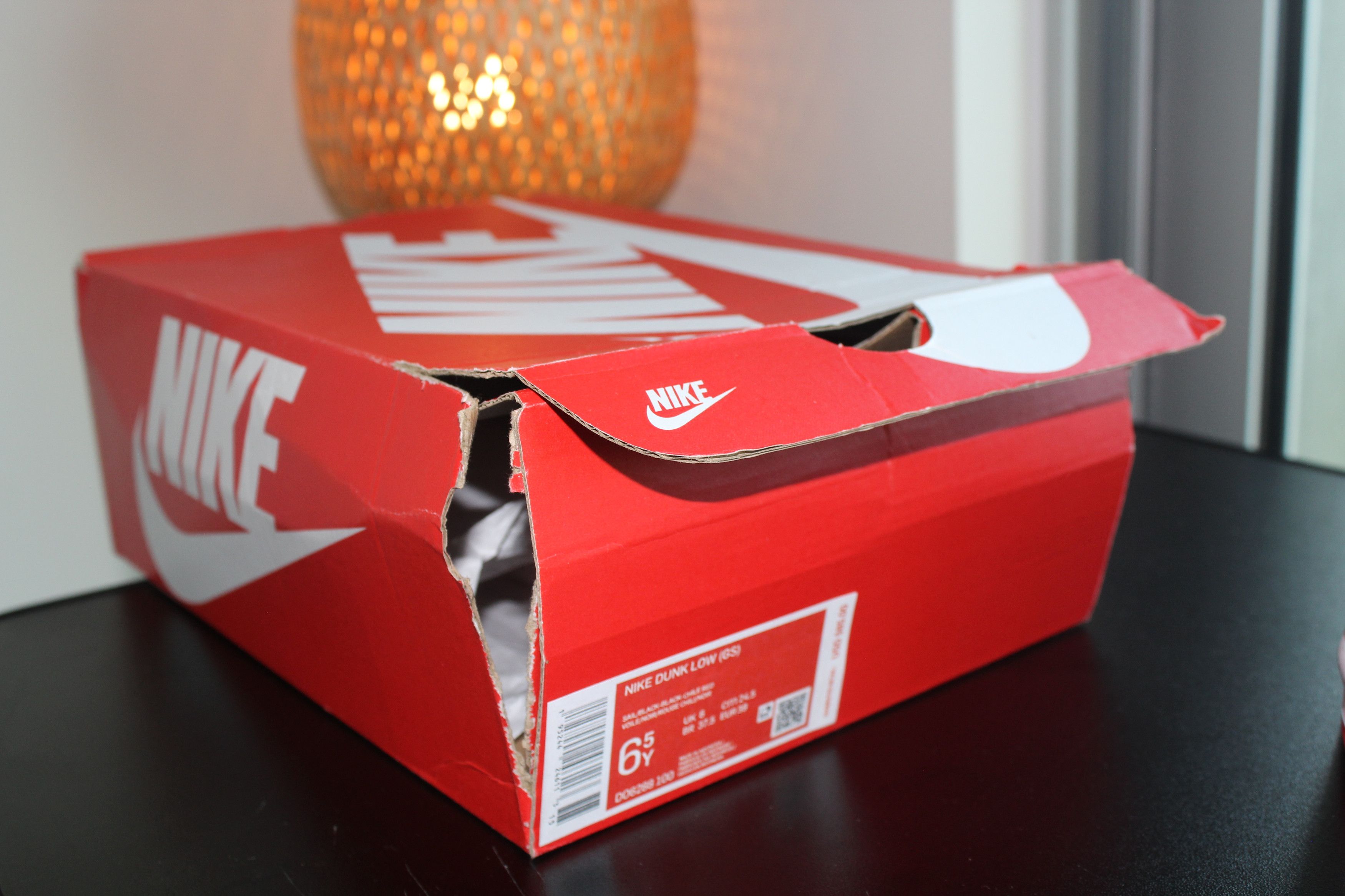 Nike Nike Dunk Low EMB NBA 75th Anniversary Chicago GS 6.5Y/8W Size US 8 / IT 38 - 8 Thumbnail