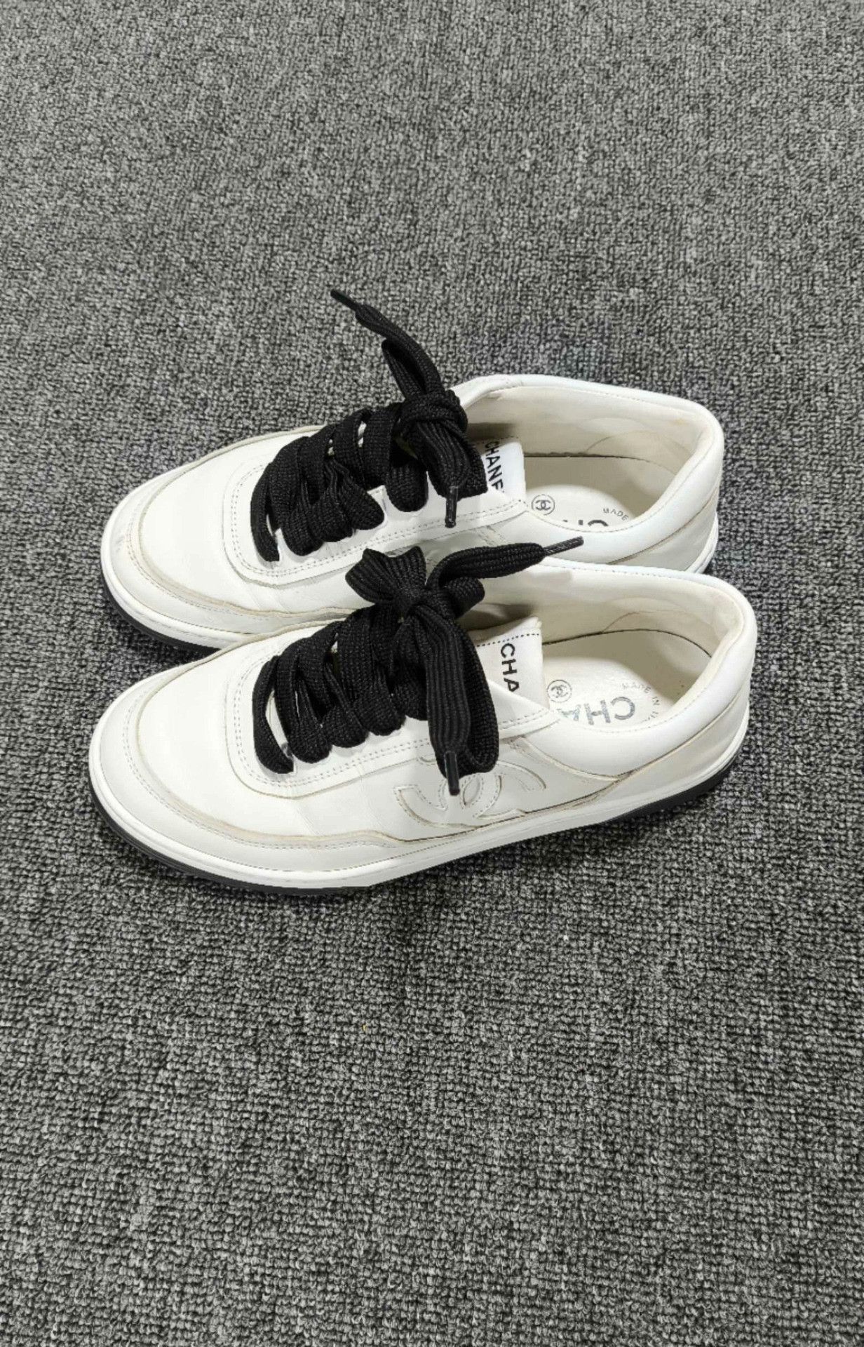 Chanel Chanel Black Lowtop Sneakers us_5 Women Size US 5 / IT 35 - 1 Thumbnail