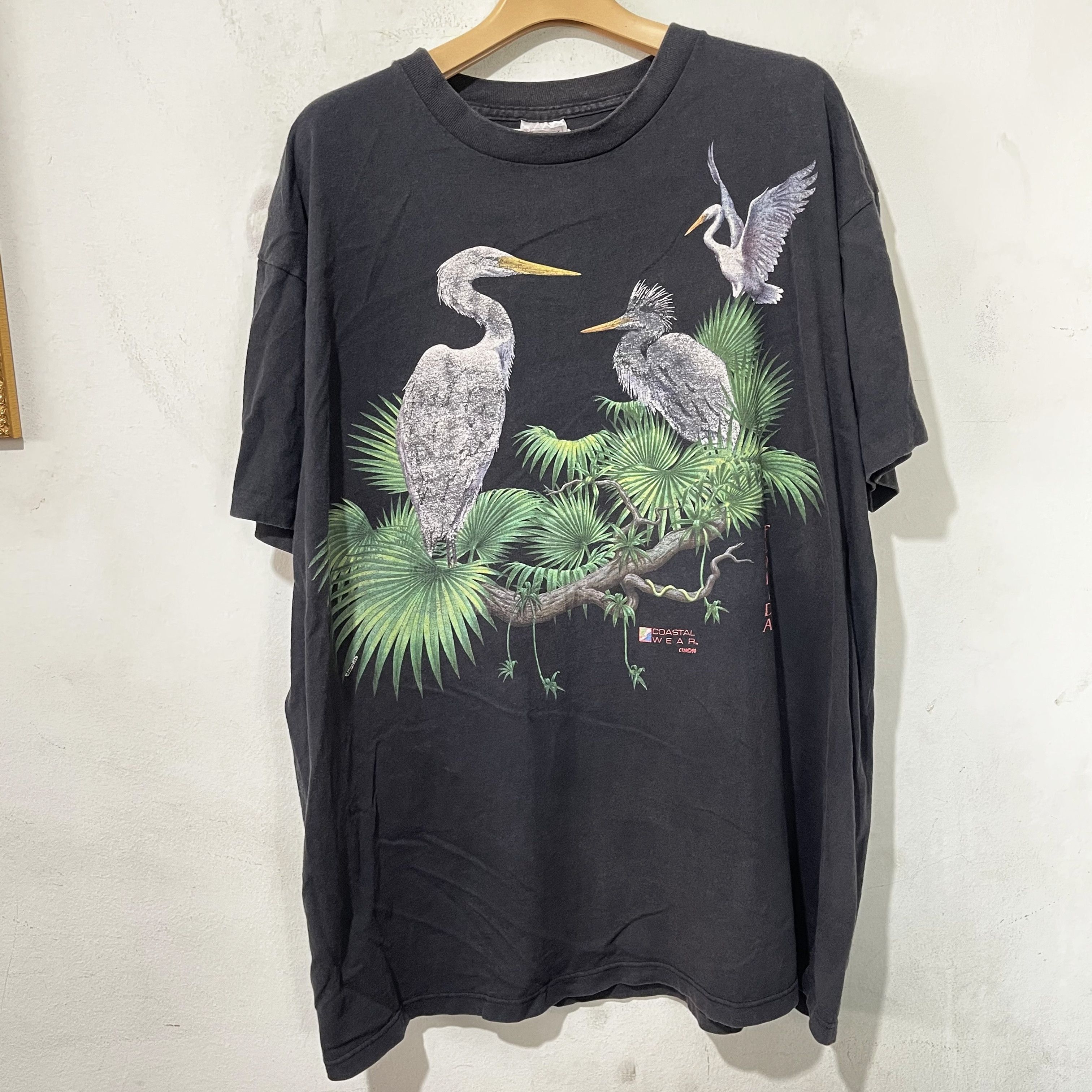 Vintage Vintage 90s Coastal Bird T-Shirt Size US XL / EU 56 / 4 - 1 Thumbnail