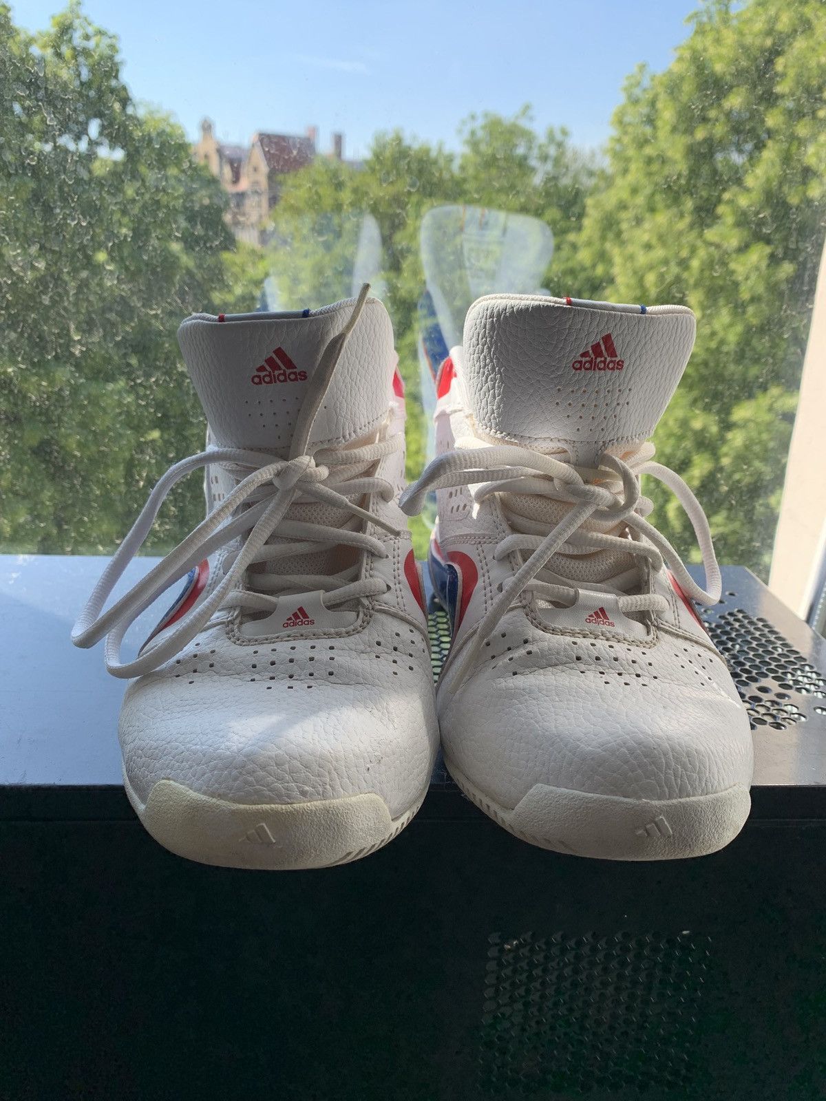Adidas Adidas NBA Size US 6 / EU 39 - 2 Thumbnail