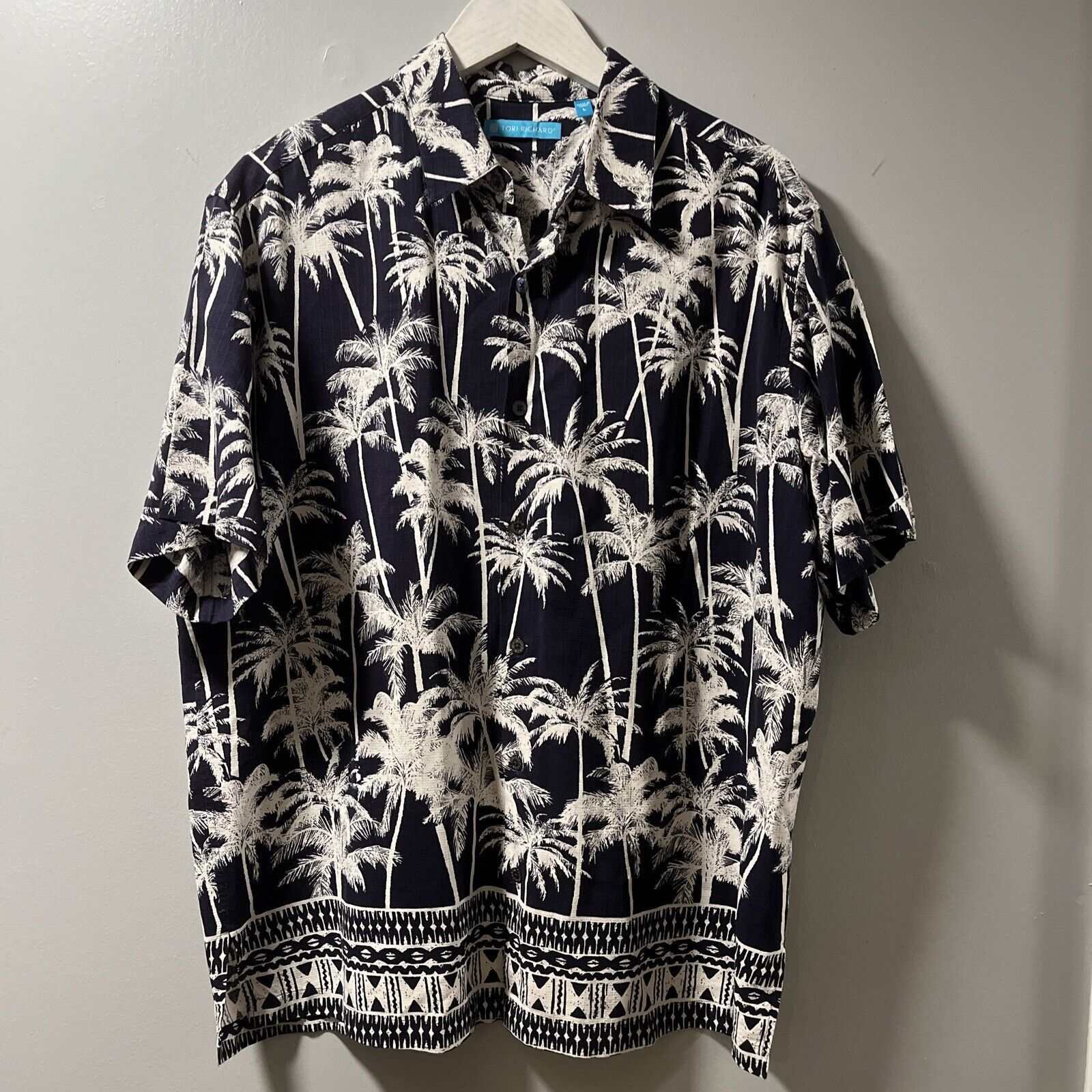 Tommy Bahama Tori Richards Mens Large Aloha Shirt Palm Trees Navy Blue Size US L / EU 52-54 / 3 - 1 Thumbnail