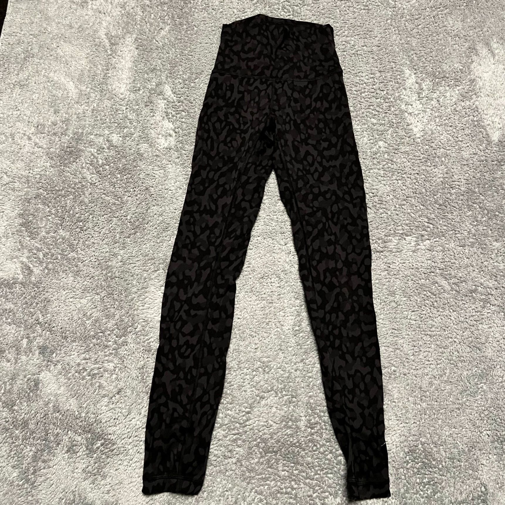Lululemon **Lululemon Womens Size 2 High Rise Black Legging** User: Lululemon Womens Size 2 High Rise Black Legging Size 26" / US 2 / IT 38 - 2 Thumbnail