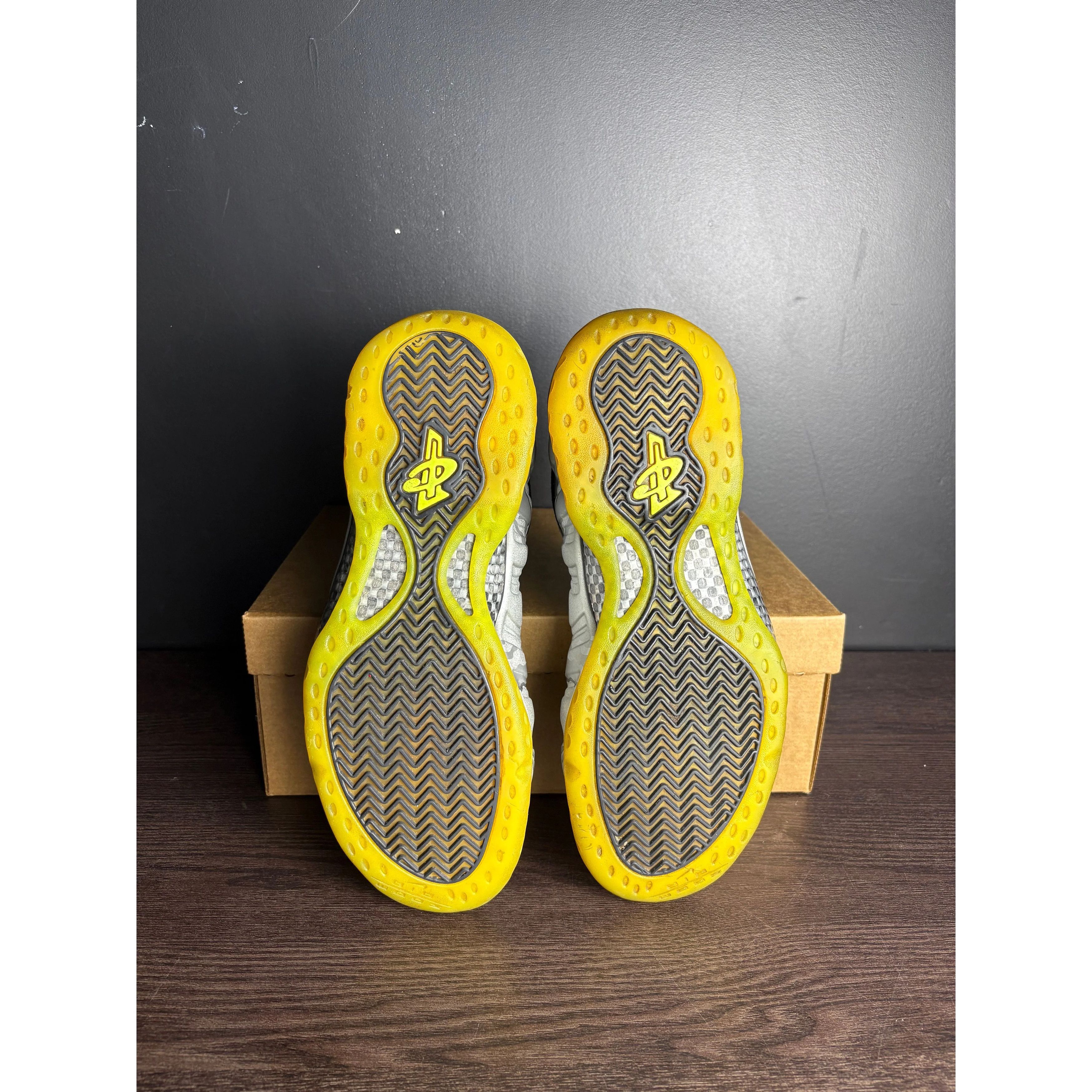 Nike Nike Air Foamposite One "Silver Volt Camo" **PRE-OWNED** REP. BOX - 11M Size US 11 / EU 44 - 4 Thumbnail