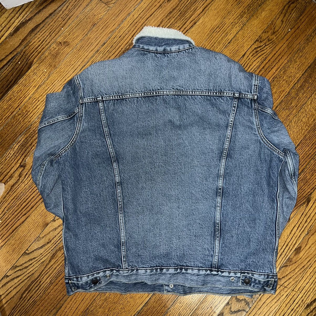 Levi's Levi’s Vintage Fit Sherpa Trucker Jacket Blue Size: Large Size US L / EU 52-54 / 3 - 3 Thumbnail