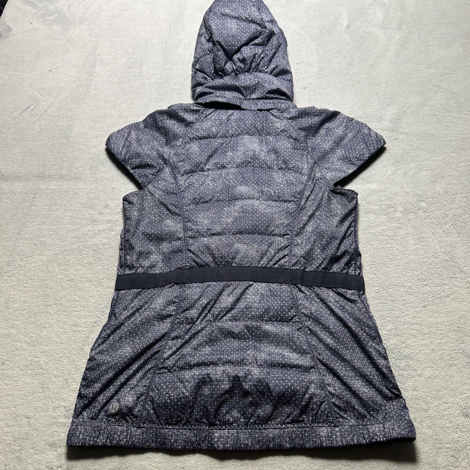 Lululemon Lululemon Another Mile Vest Size 8 Down Removable Hoodie Size M / US 6-8 / IT 42-44 - 3 Thumbnail