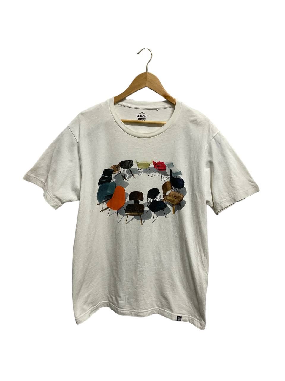 Uniqlo UNIQLO NEW EAMES SPRZ NY COLLECTION #SKU-A1444 DP Size US XL / EU 56 / 4 - 1 Thumbnail