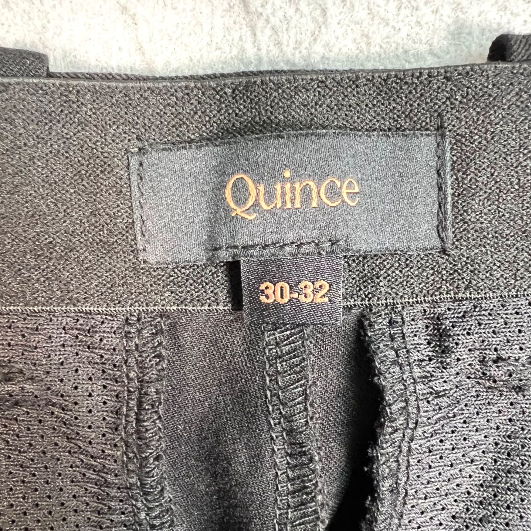 Quince Quince Dress Pants Slim Fit Men 30 Black Elastic Waist Polyester Blend Tapered Flat Front Zip Pockets Size US 30 / EU 46 - 3 Thumbnail