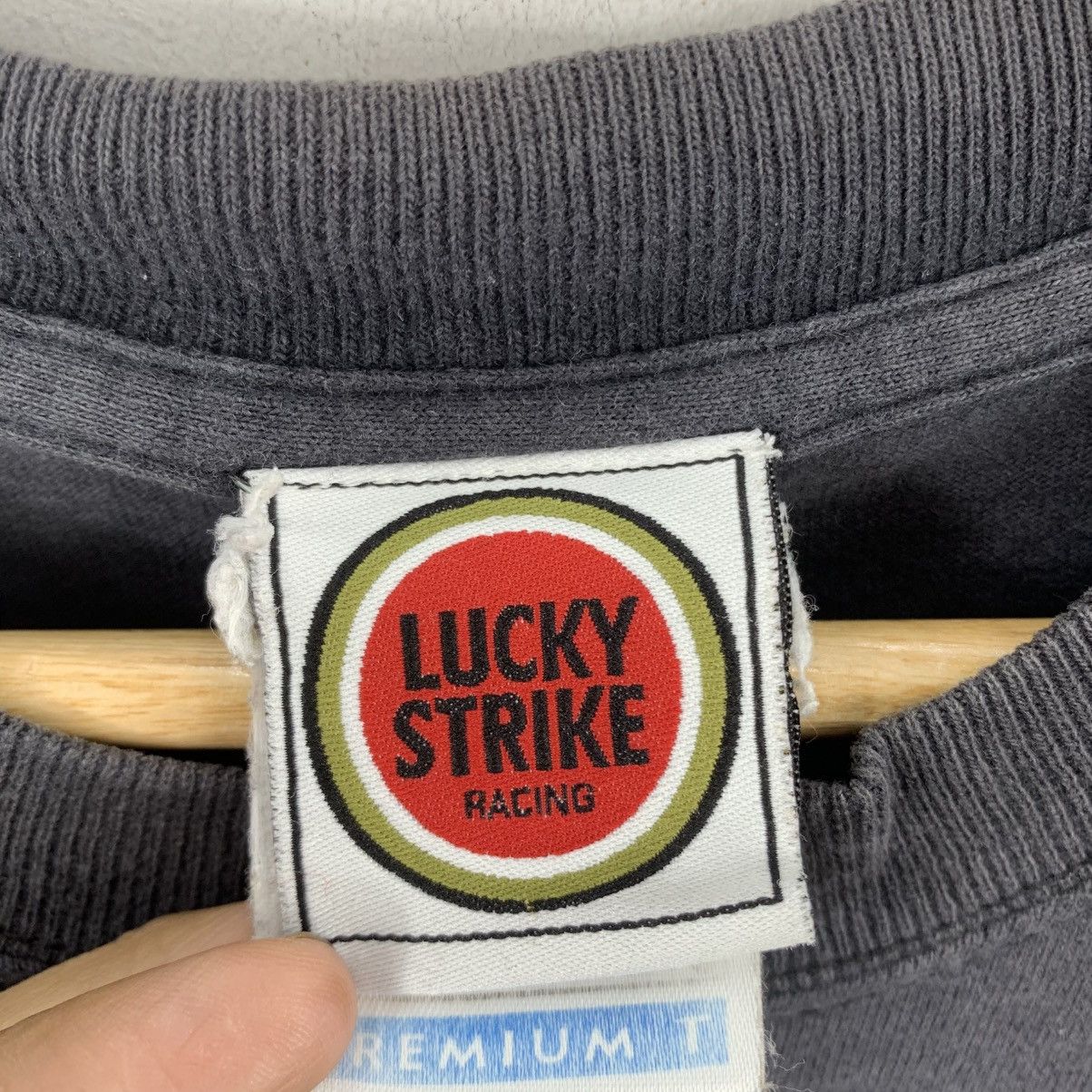 Vintage Vintage LUCKY STRIKE TMG Racing Formula One F1 Tshirt Size US M / EU 48-50 / 2 - 6 Thumbnail
