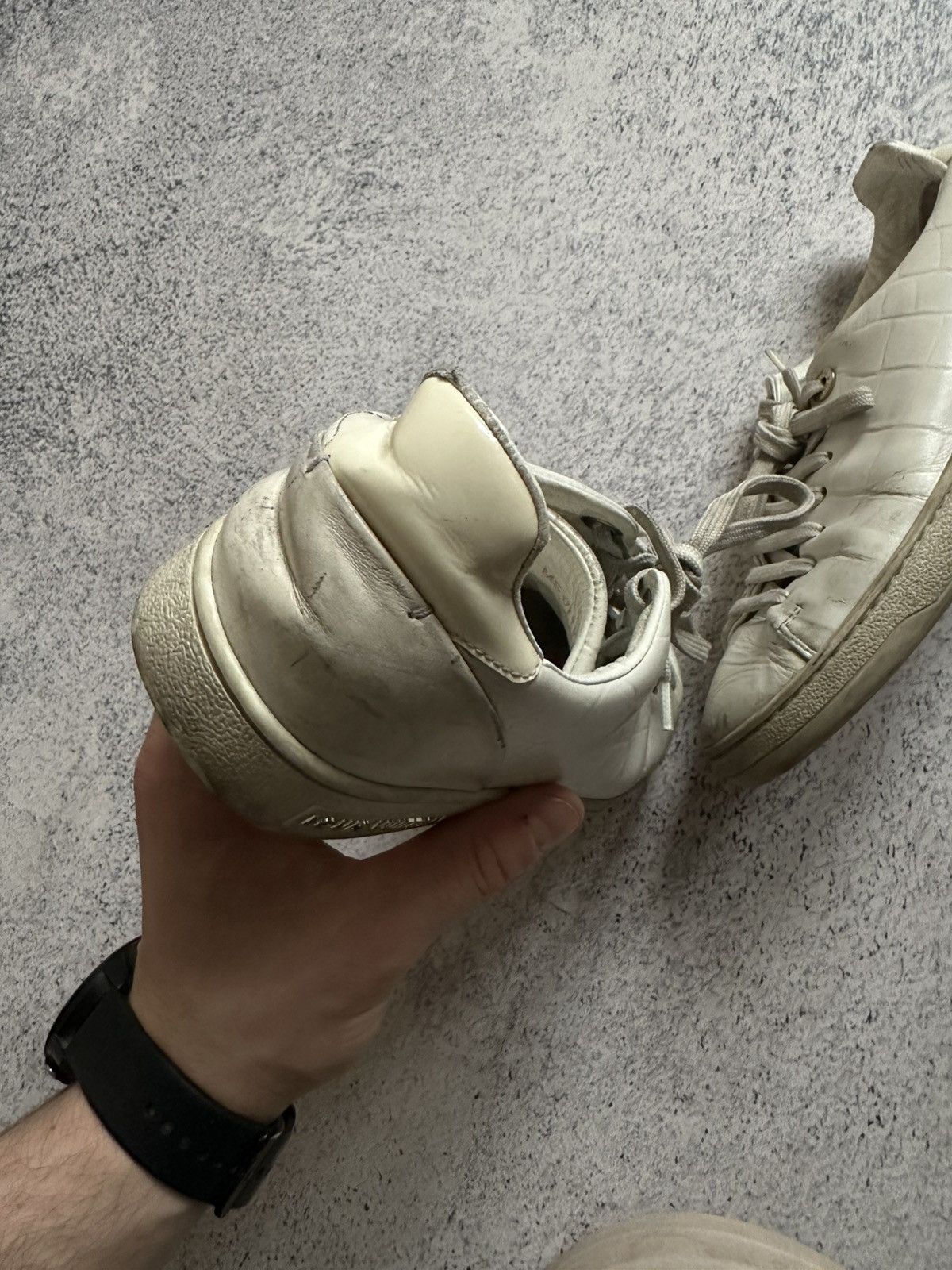 Louis Vuitton Louis Vuitton Women’s Front Row Sneaker White EU 36 Size US 6 / IT 36 - 17 Thumbnail