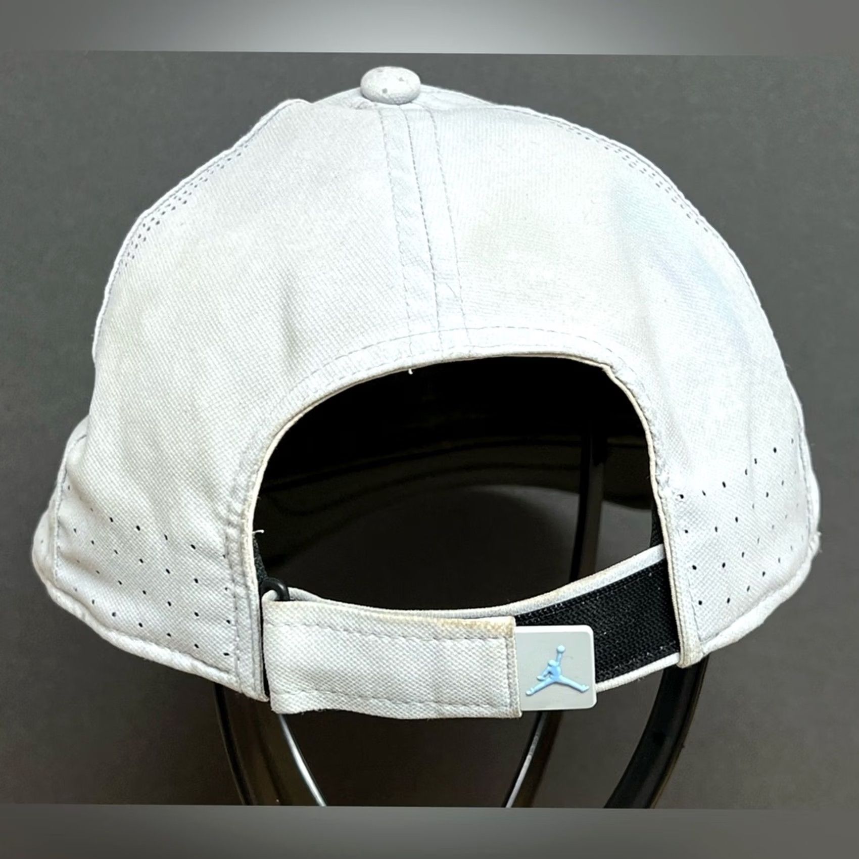 Jordan Brand Tarheels Hat Cap Mens Strapback UNC Air Jordan Jumpman Baseball Cap Gray One Size Mens Size ONE SIZE - 2 Thumbnail