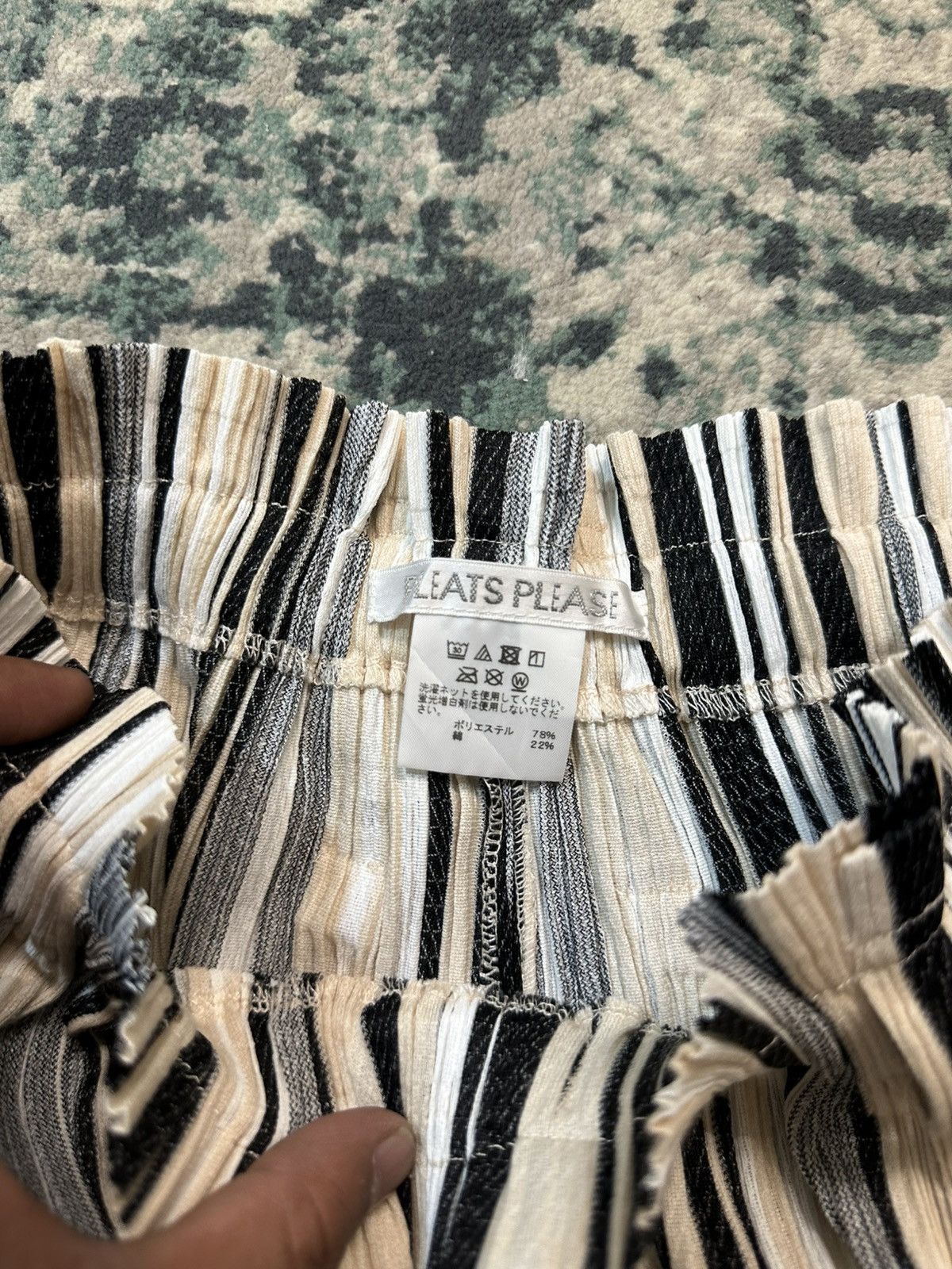Homme Plisse Issey Miyake Pleats Please Issey Miyake Vertical Stripe Pant Size US 34 / EU 50 - 12 Thumbnail