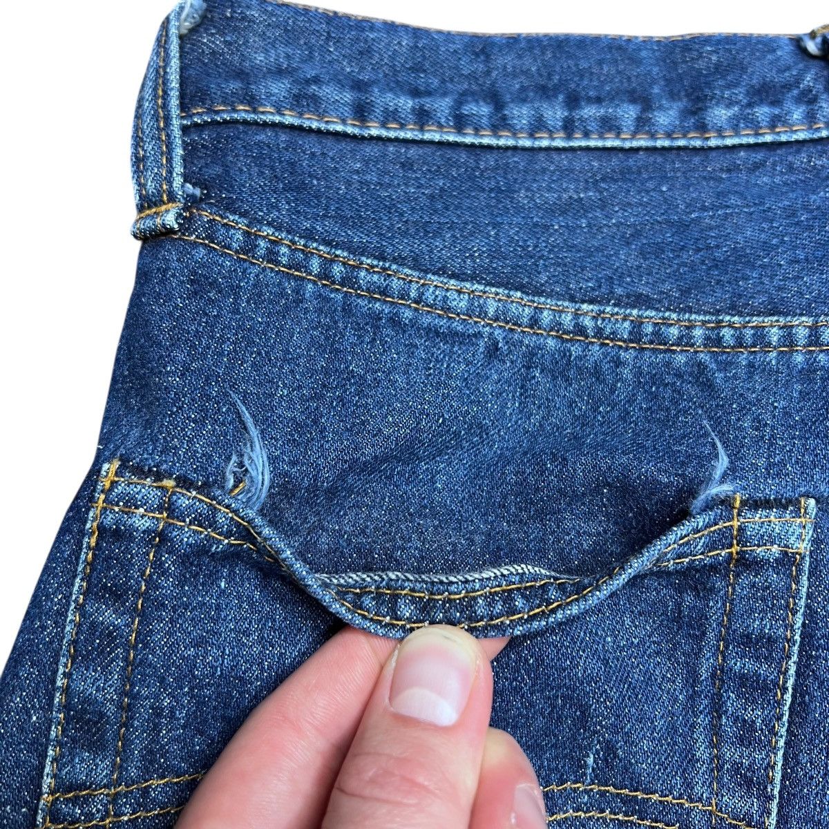 Levi's Vtg 1970s Levi’s 501 Button Fly Selvedge Redline Denim Jeans Size US 28 / EU 44 - 13 Thumbnail