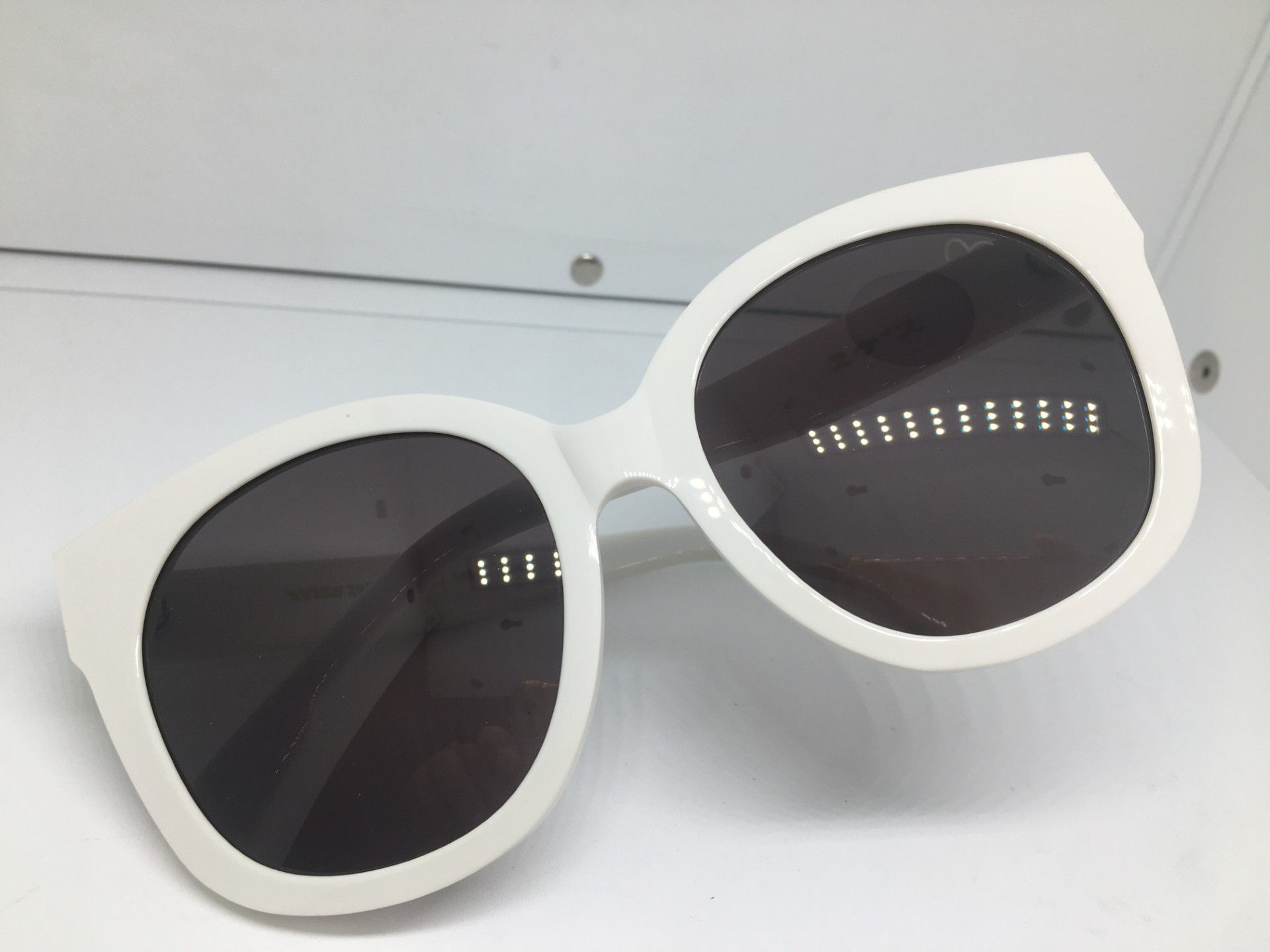 Vintage MOD EVISU OVERSIZE WHITE SHIBUYA PLAYA SUNGLASSES Size ONE SIZE - 5 Thumbnail