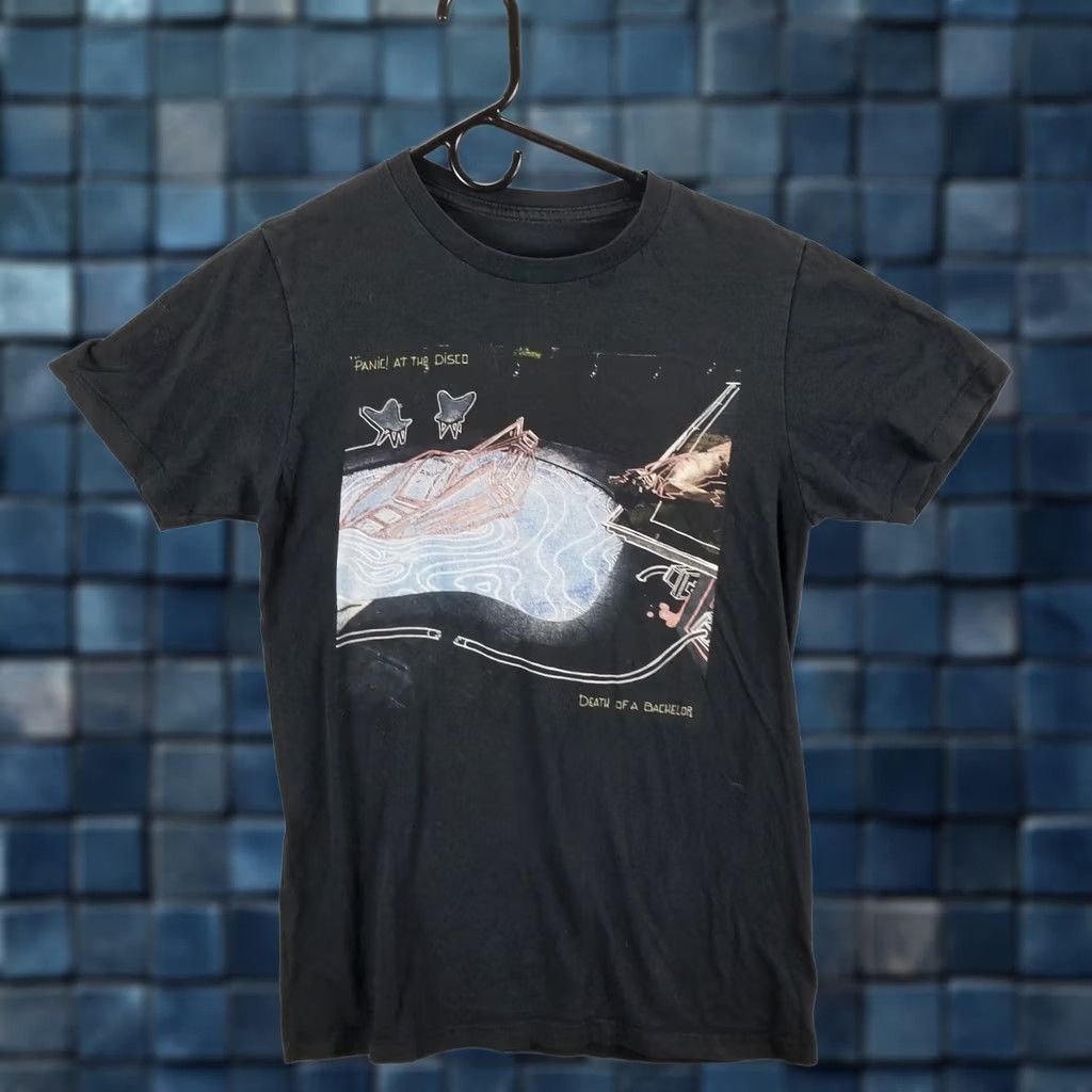 Panic! At The Disco Death of A Bachelor Black T-Shirt XS Band Shirt Men Adult XS Black Graphic Print Baggy?