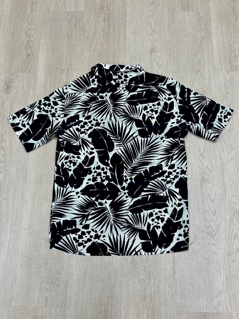 Saint Laurent Paris Saint Laurent Paris Saint Laurent Short Sleeve Silk Shirt- Size US M / EU 48-50 / 2 - 6 Thumbnail
