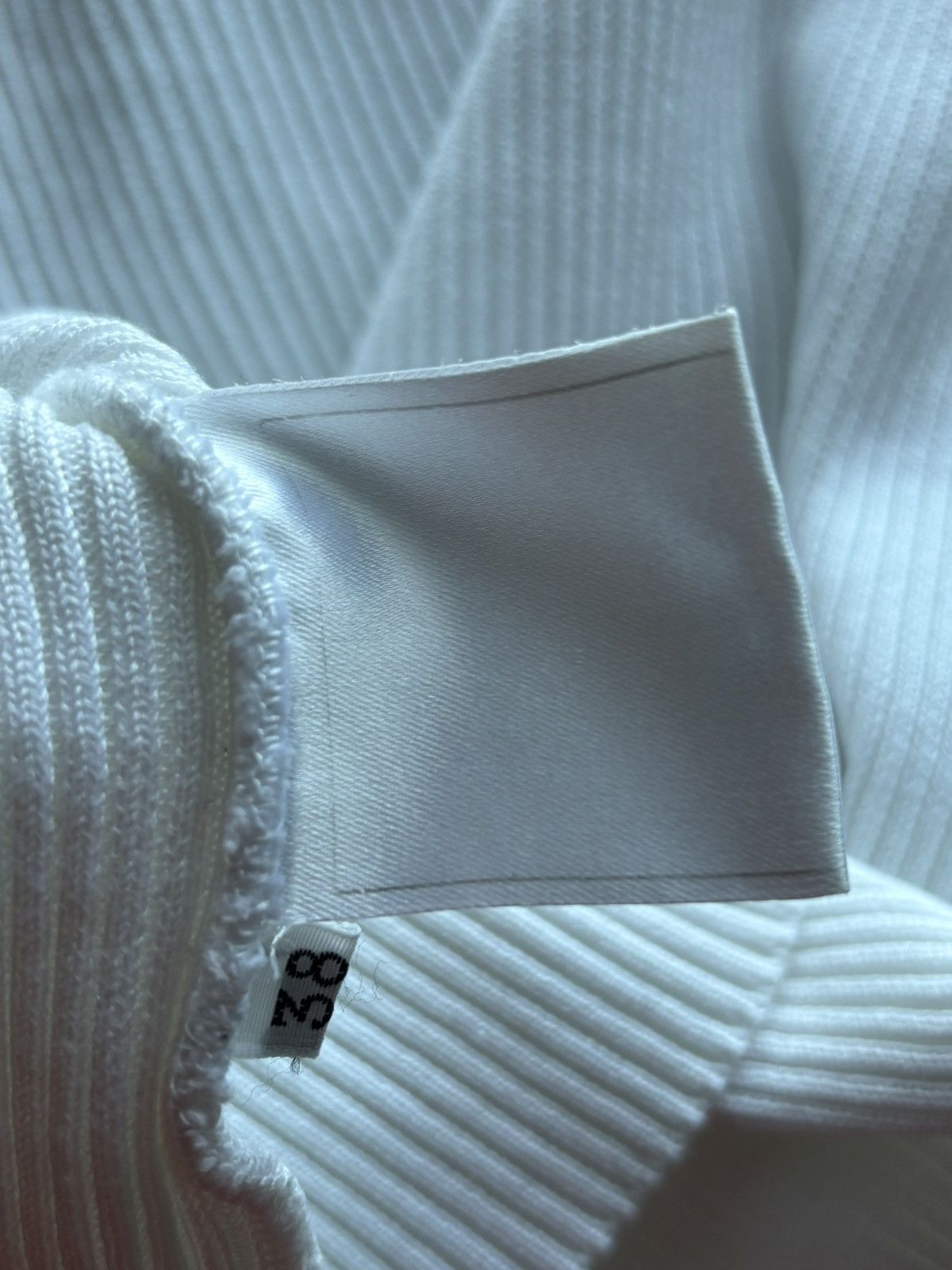 Chanel Chanel Vintage White Ribbed Knit Top with Tonal CC Size S / US 4 / IT 40 - 9 Thumbnail