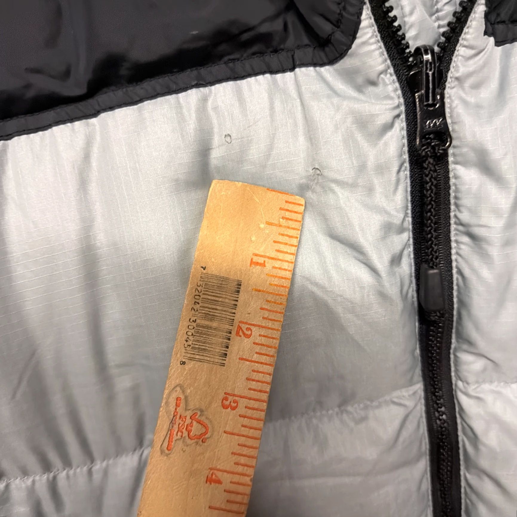 The North Face VINTAGE The North Face Vest Insulated 700 Goose Down Medium Puffer Quilted HOLES Size M / US 6-8 / IT 42-44 - 3 Thumbnail