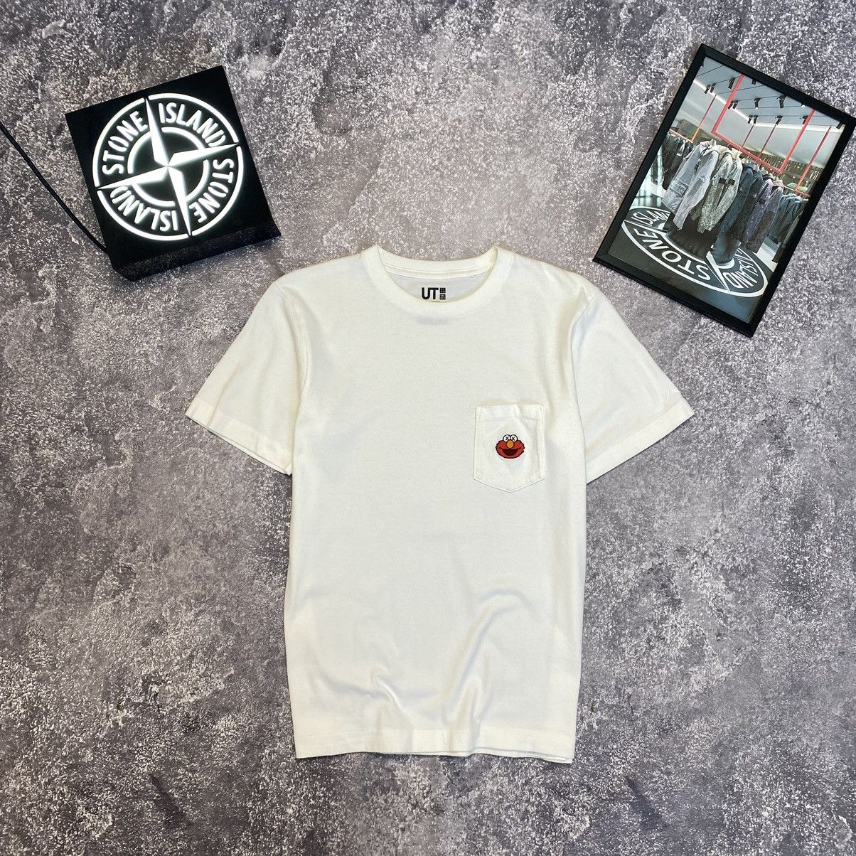 Uniqlo Designer Uniqlo x Kaws Small Basic logo white cartoon tee Size US XS / EU 42 / 0 - 2 Thumbnail