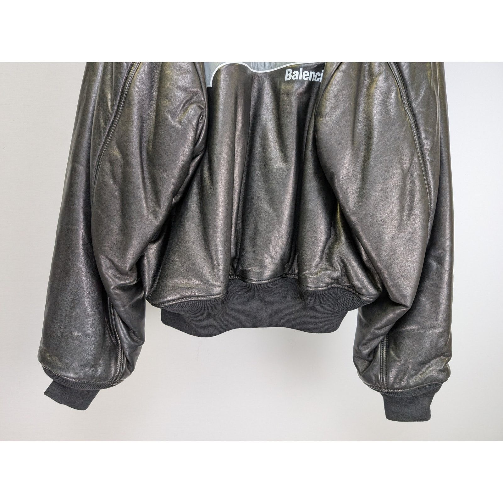 Balenciaga o1rshd1 Back Logo Leather Down Jacket in Black Size US L / EU 52-54 / 3 - 12 Thumbnail