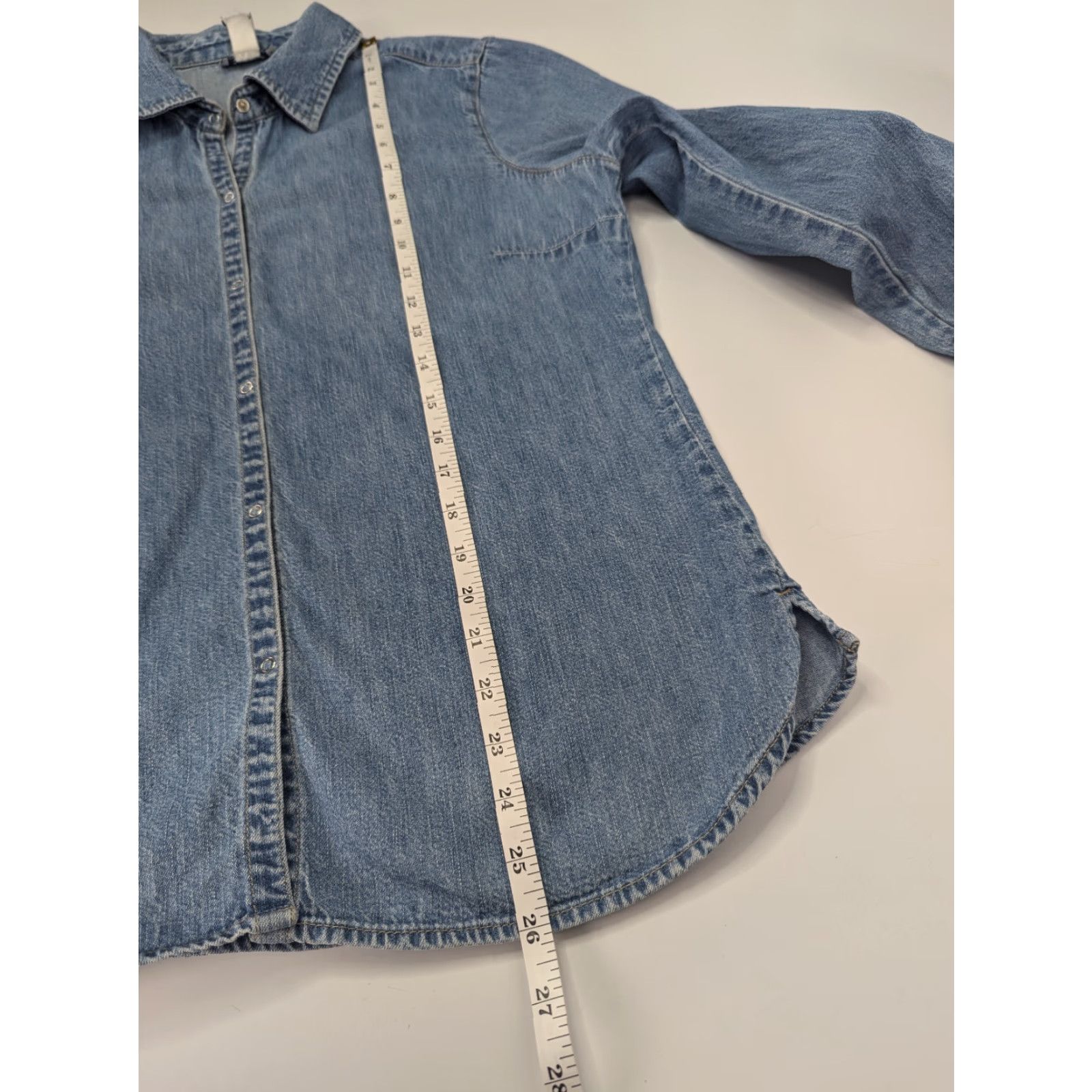 Old Navy VINTAGE Old Navy Denim Shirt Women L Blue Long Sleeve Snap Closure Collared Casual Western Basic 100% Cotton Shirt Womens Size Large Size L / US 10 / IT 46 - 4 Thumbnail