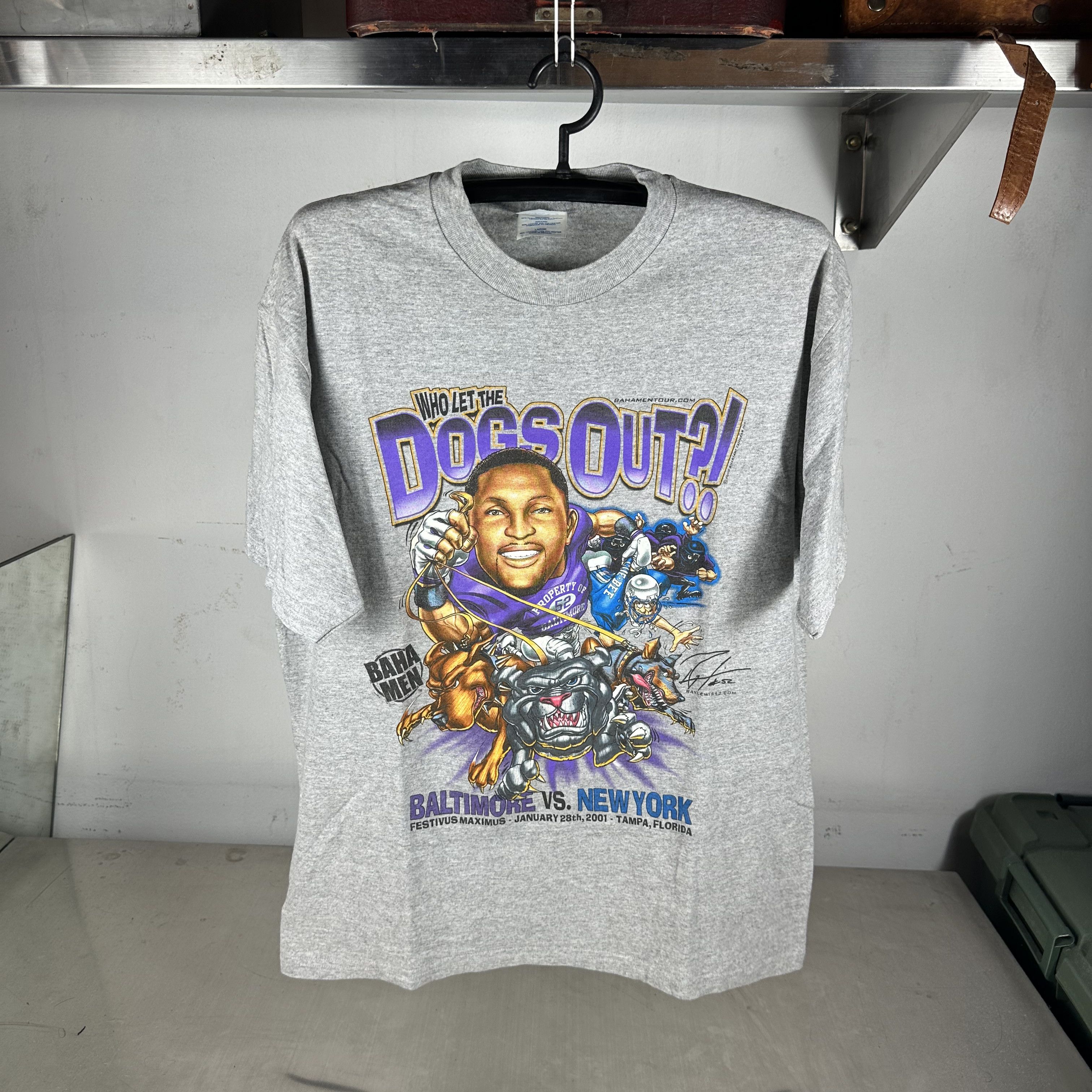 Vintage 2001 Baltimore Ravens NFL Who Let the Dog Out?! T-shirt Size US L / EU 52-54 / 3 - 1 Thumbnail