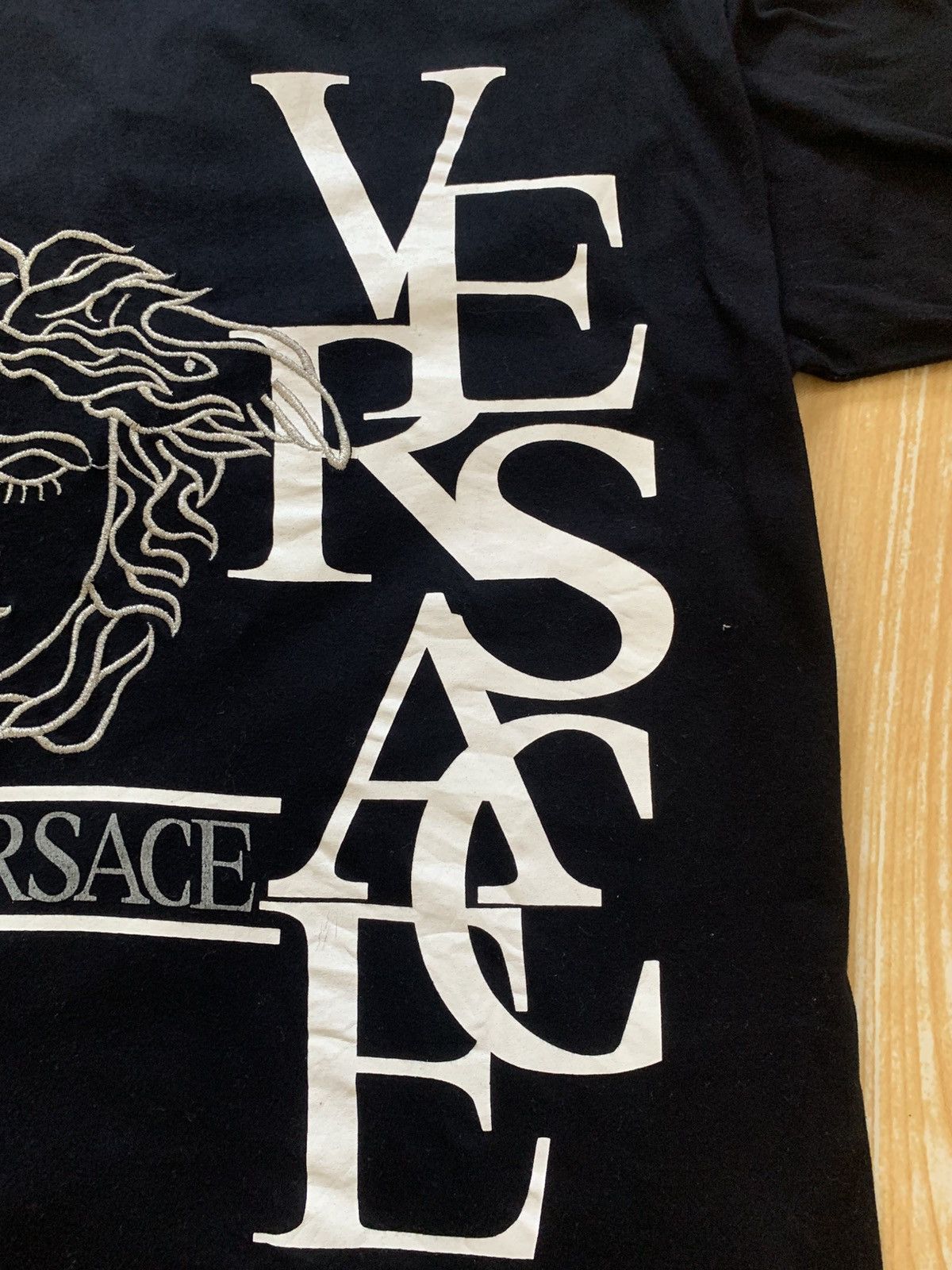 Versace Rare.. Versace Medusa Embroidered T Shirt Size US XL / EU 56 / 4 - 14 Thumbnail