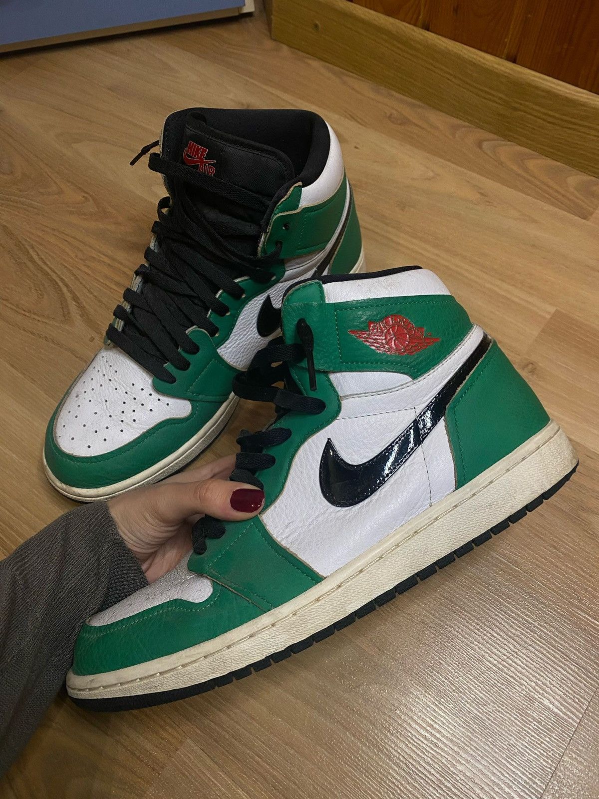 Nike Nike Air Jordan 1 High Lucky Green Size (WMN11.5) (MEN10.5) Size US 10.5 / EU 43-44 - 1 Thumbnail