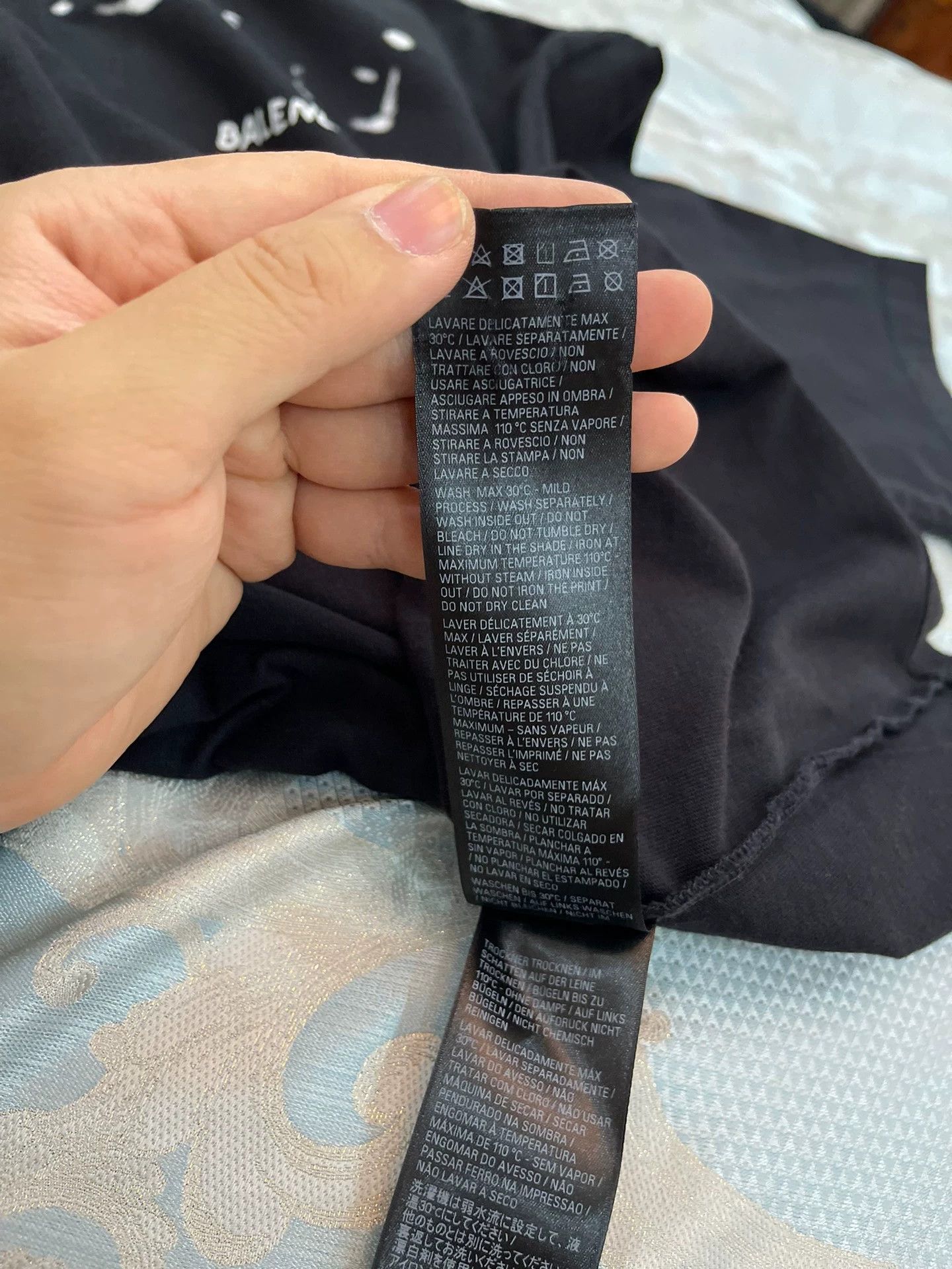 Balenciaga Balenciaga Distressed Black T-Shirt XS (L) Front/Back Logos Size US XS / EU 42 / 0 - 7 Thumbnail