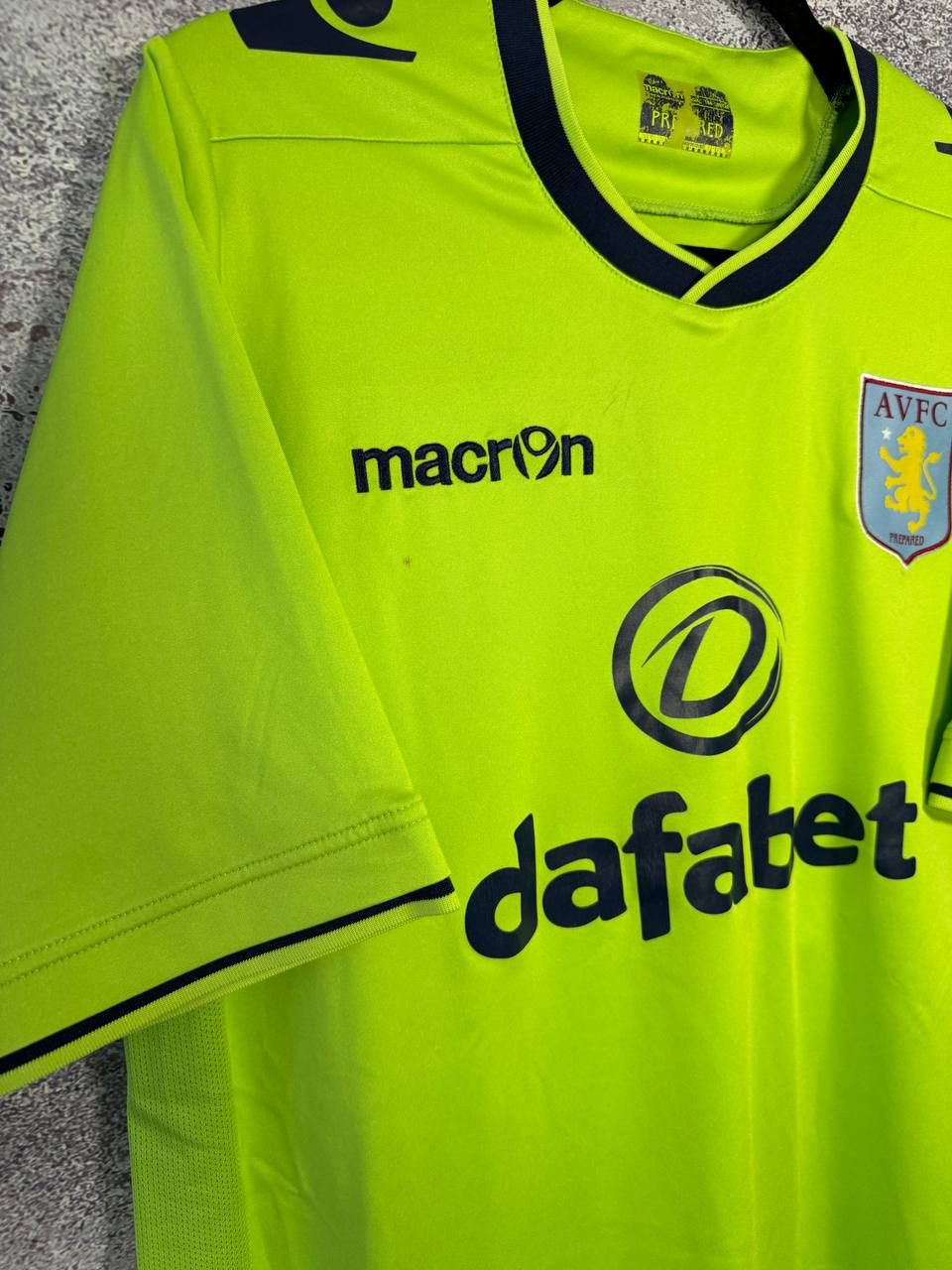 Macron × Vintage Vintage Aston Villa 2013/14 Macro Soccer Jersey Size US XL / EU 56 / 4 - 5 Thumbnail
