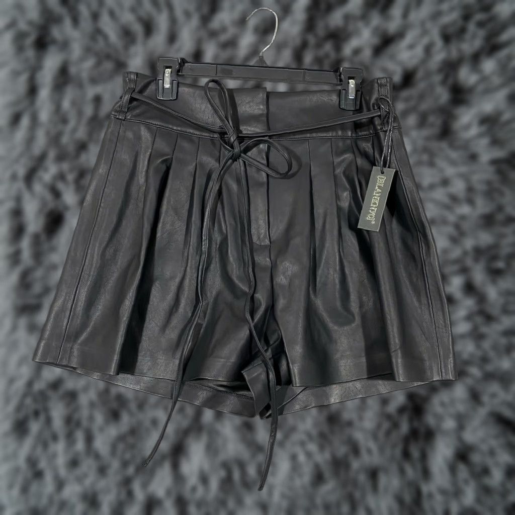 Vintage BLANK NYC Paperbag Waist Shorts Bow Black Faux Leather 31 Women Size 24" / US 00 / IT 34 - 1 Thumbnail