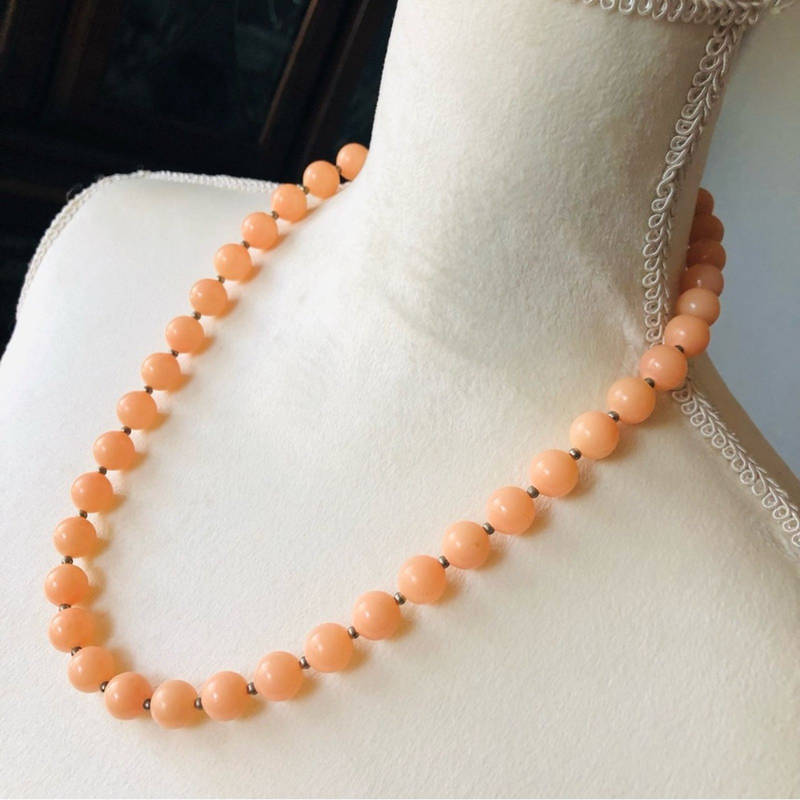 Vintage Vintage 60s-70s light peach beaded necklace Size ONE SIZE - 4 Thumbnail
