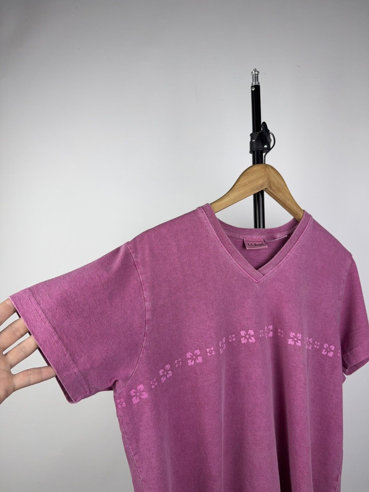 L.L. Bean Vintage L.L. Bean Pink Floral Tee V-Neck 90s USA Made Size M / US 6-8 / IT 42-44 - 2 Thumbnail