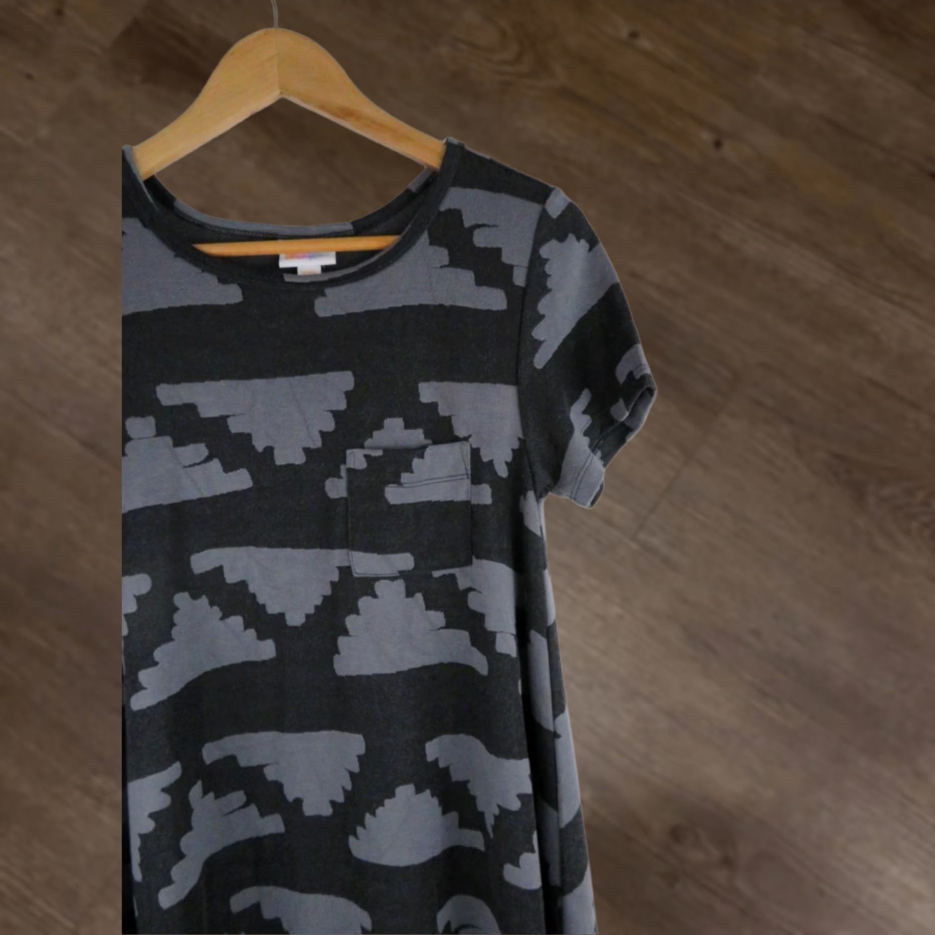 Vintage VINTAGE LuLaRoe Carly Dress 2XS Gray Black Clouds Jacquard Stretch Knee Length Short Sleeve Scoop Neck Casual Womens Size XXS / US 00 / IT 34 - 1 Thumbnail
