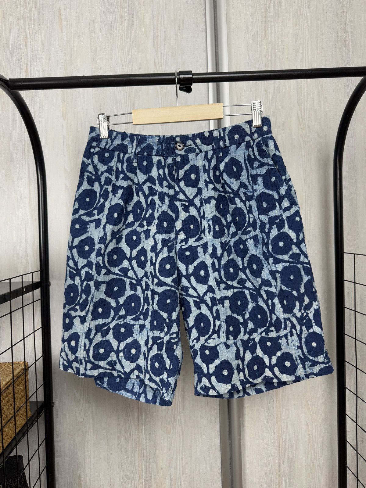 Universal Works Universal Works Pleated straight track shorts solid pattern Size US 30 / EU 46 - 1 Thumbnail