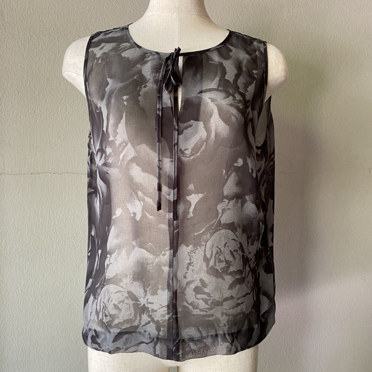 Givenchy GIVENCHY Transparent Gray Floral Sleeveless Blouse Size M / US 6-8 / IT 42-44 - 12 Thumbnail