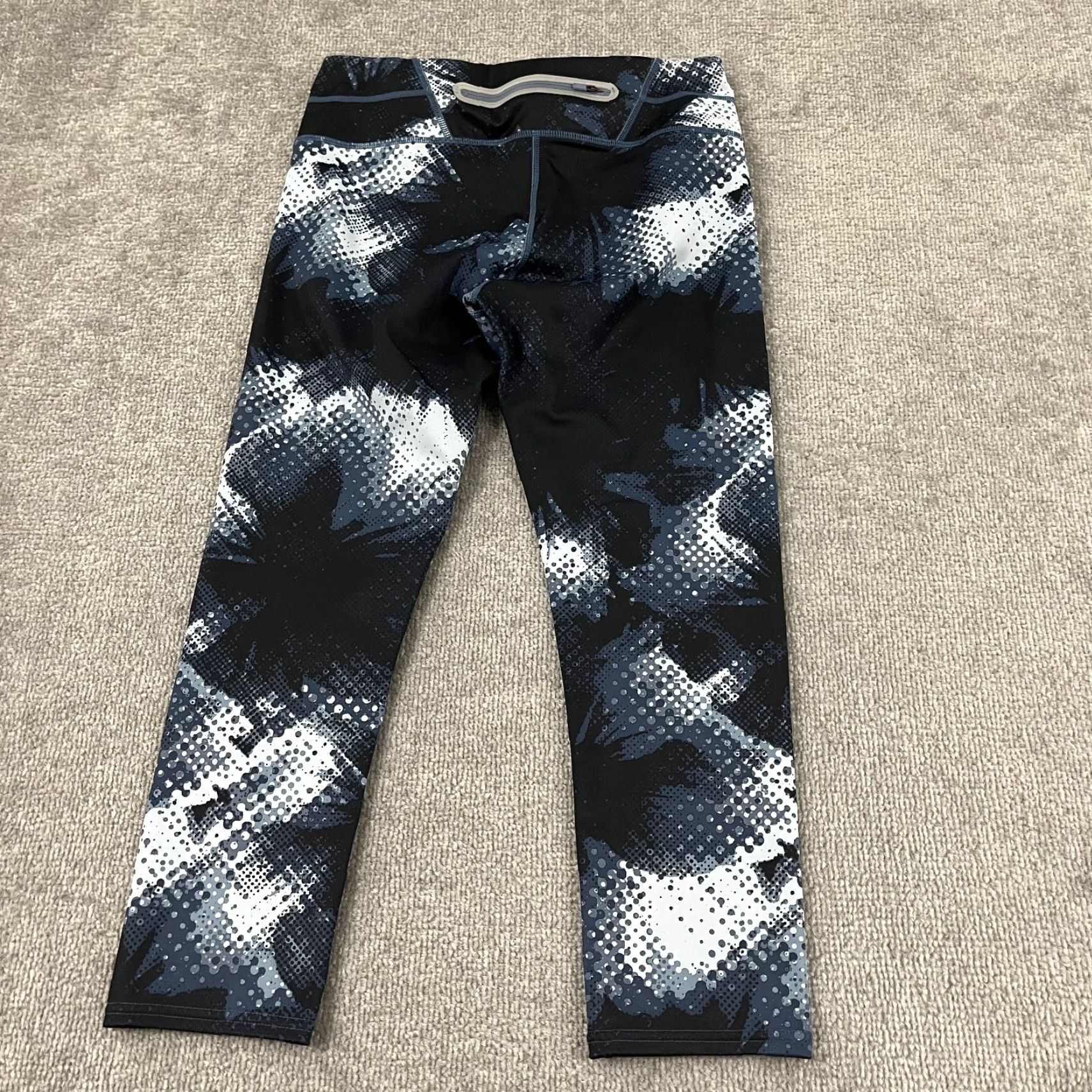 Athleta Athleta Leggings Womens Small x 21" Crop Blue Floral Abstract Mid Rise Gym Yoga Size 28" / US 6 / IT 42 - 7 Thumbnail