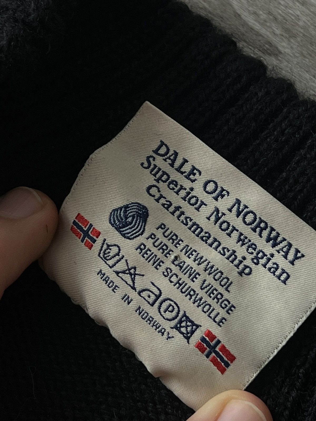 Dale Of Norway ‼️Vintage Dale of Norway 100% Wool Fire Emblem Lampo Sweater‼️ Size US M / EU 48-50 / 2 - 23 Thumbnail