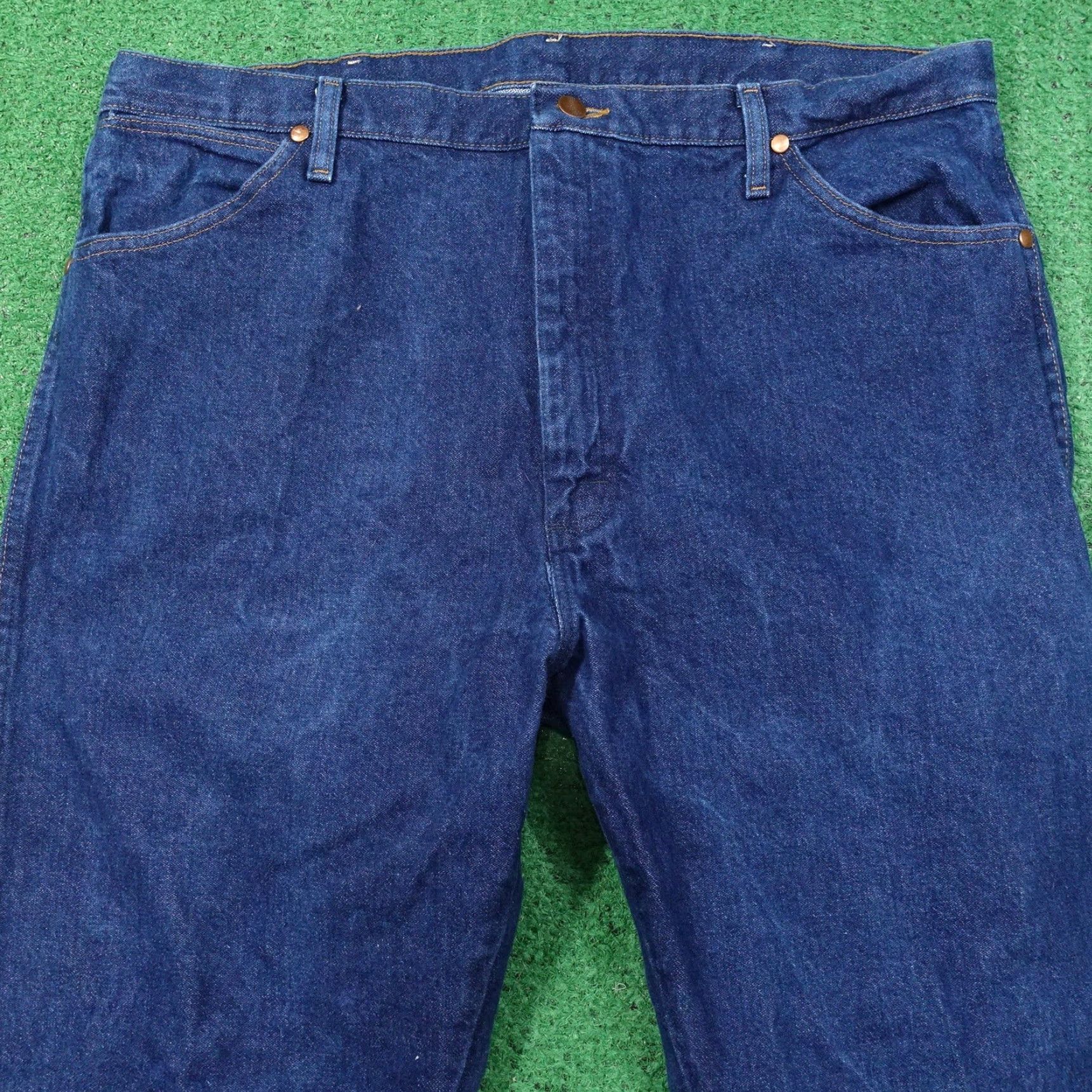 Wrangler Wrangler Jeans Men 40x30 Denim Straight Leg Western Cowboy Workwear Cotton Blue 2000s Size US 40 / EU 56 - 2 Thumbnail