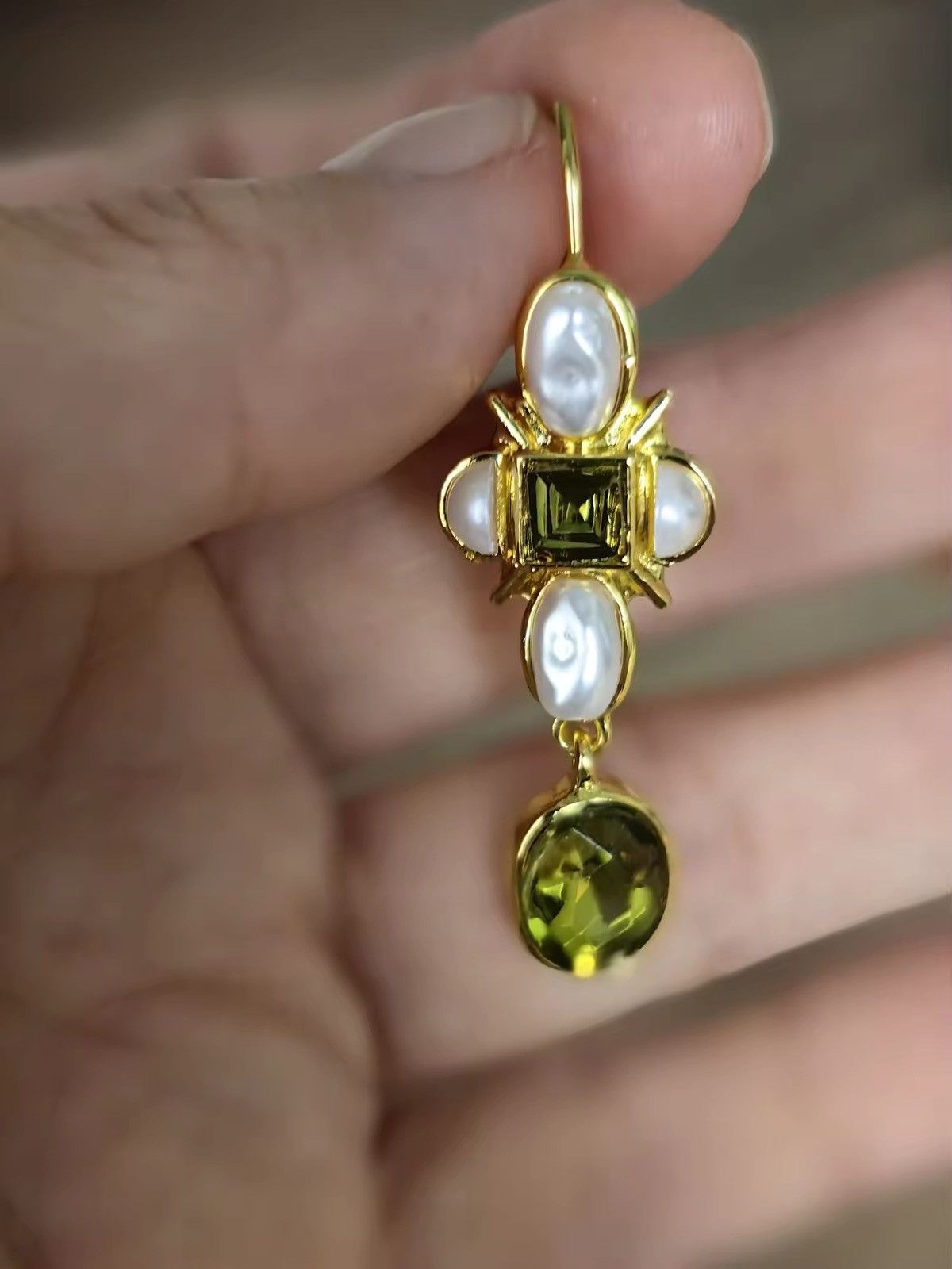 Vintage Inlaid Green Stone Imitation Pearl Earring Size ONE SIZE - 4 Thumbnail