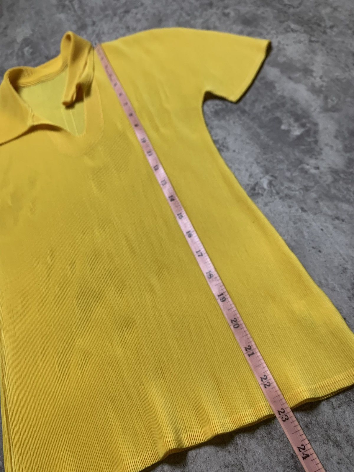 Pleats Please Issey Miyake Pleats Please Issey Miyake Pleated Polo Shirt Size S / US 4 / IT 40 - 8 Thumbnail
