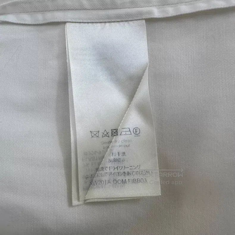 Louis Vuitton Louis Vuitton White Badge Shirt Size XXS / US 00 / IT 34 - 7 Thumbnail