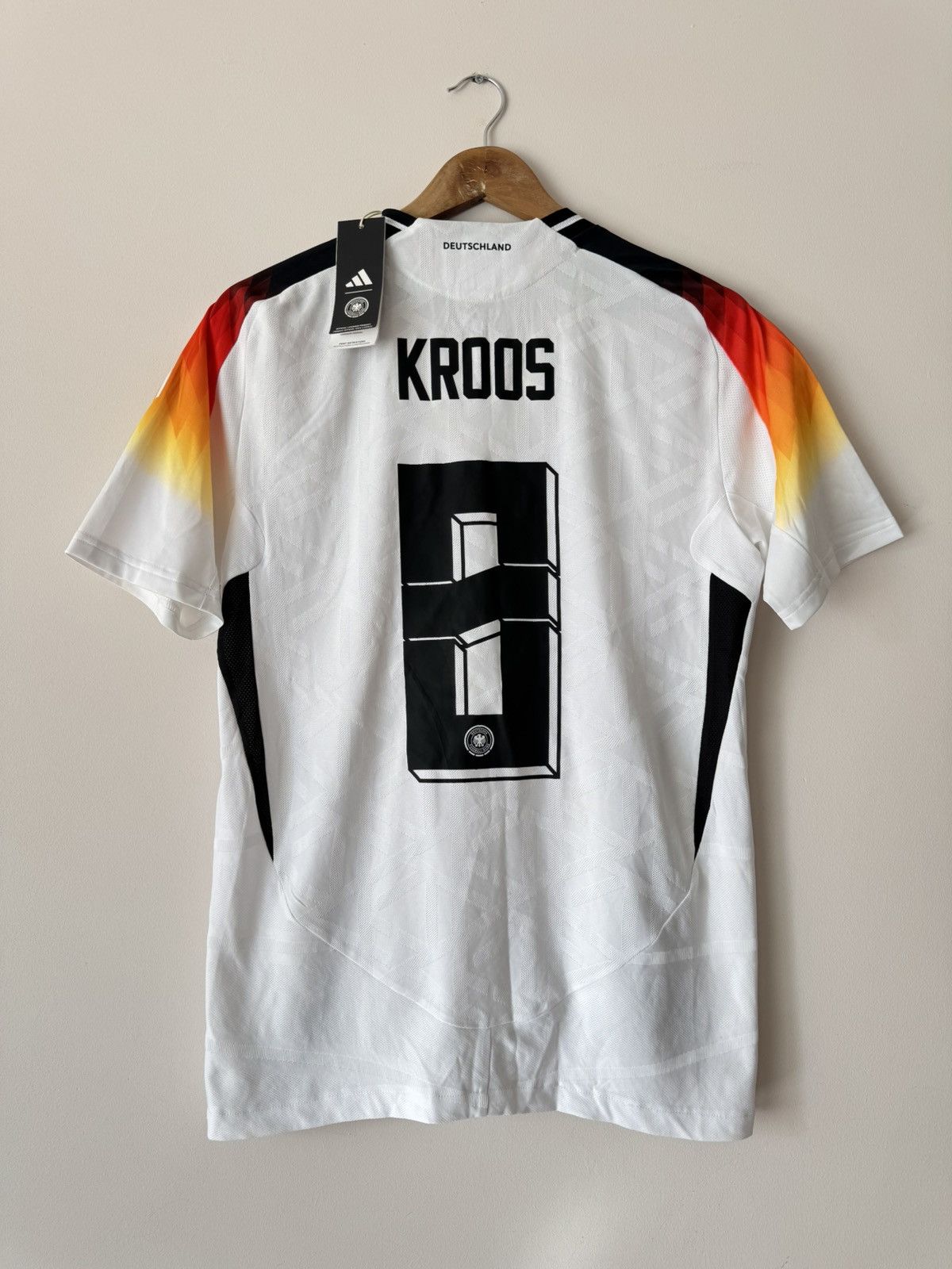 Adidas Kroos #8 Germany 2023-2024 Player Issue Home Soccer Jersey Size US M / EU 48-50 / 2 - 1 Thumbnail