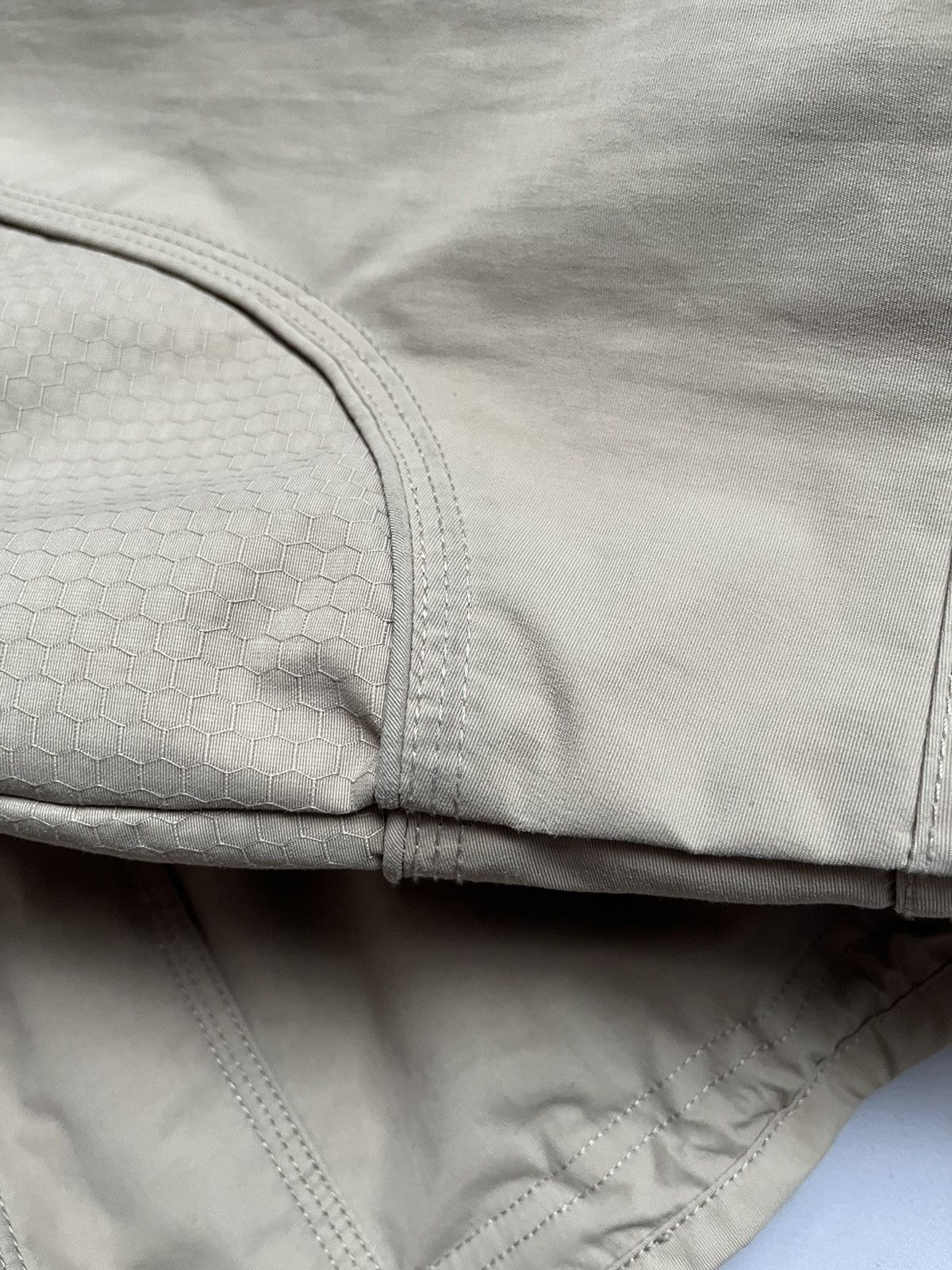 Oakley Vintage Oakley Men Beige WaterProof Jacket With Fleece Vest Size US L / EU 52-54 / 3 - 21 Thumbnail
