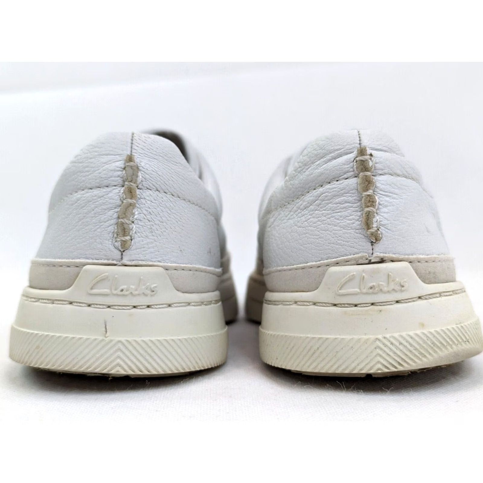 Clarks Clarks TOR England Leather Low Top Shoe Mens 10 White Ball of Lace Casual Boots Leather Upper & Insole Leather Size 10 M White Size US M / EU 48-50 / 2 - 5 Thumbnail