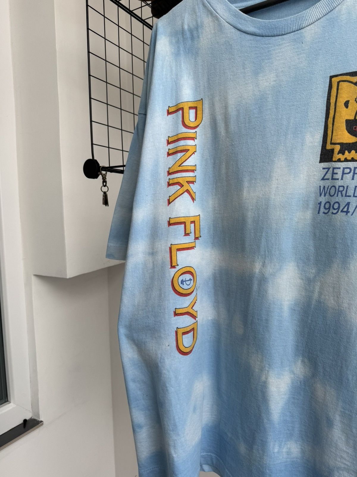 Pink Floyd RARE Vintage 1994 /95 Pink Floyd Zeppelin World Tour Tee Size US XXL / EU 58 / 5 - 5 Thumbnail